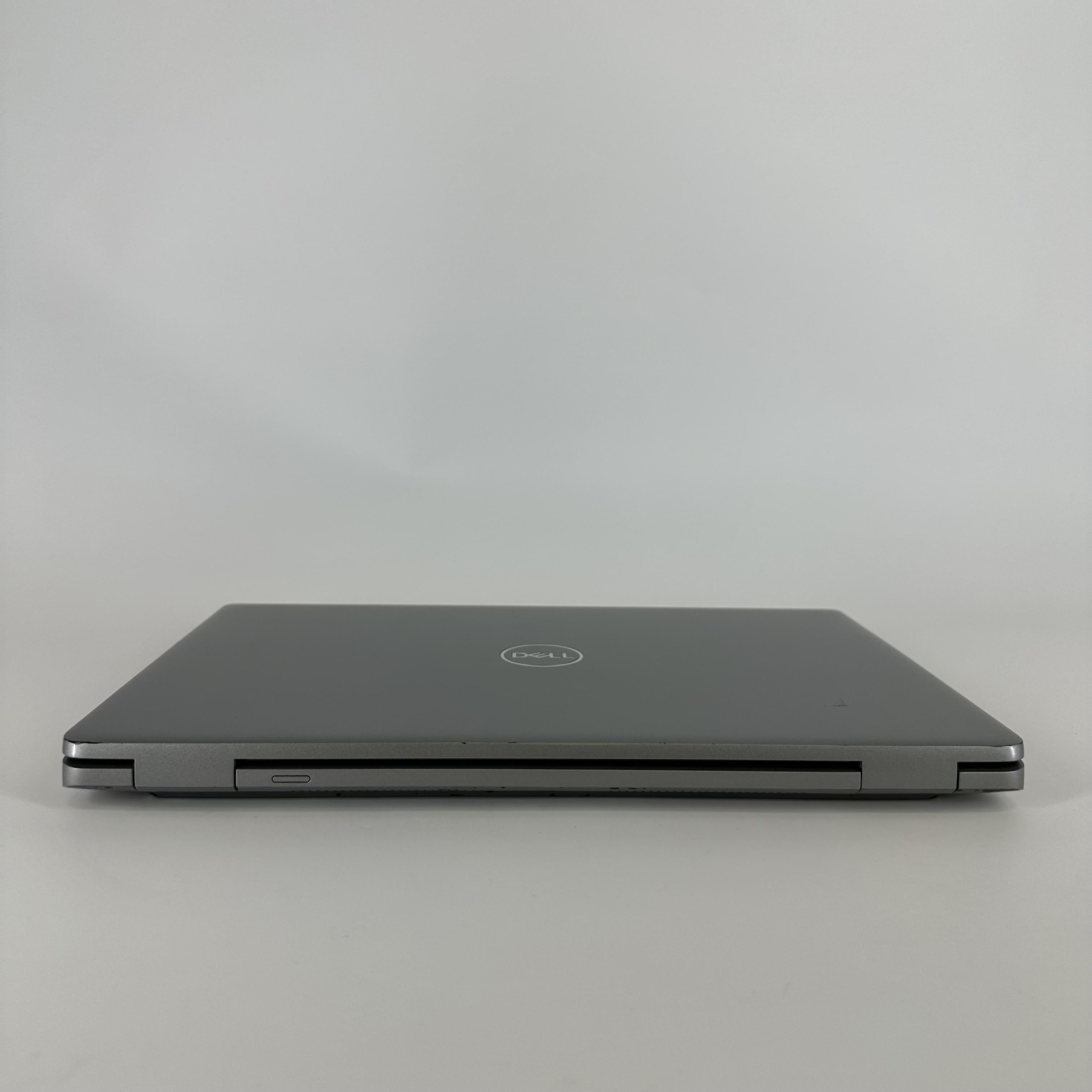 Dell Latitude 5540 15.6 Gray 1.7 GHz Intel Core i7 13th Gen. 16GB RAM 512GB Solid State Drive
