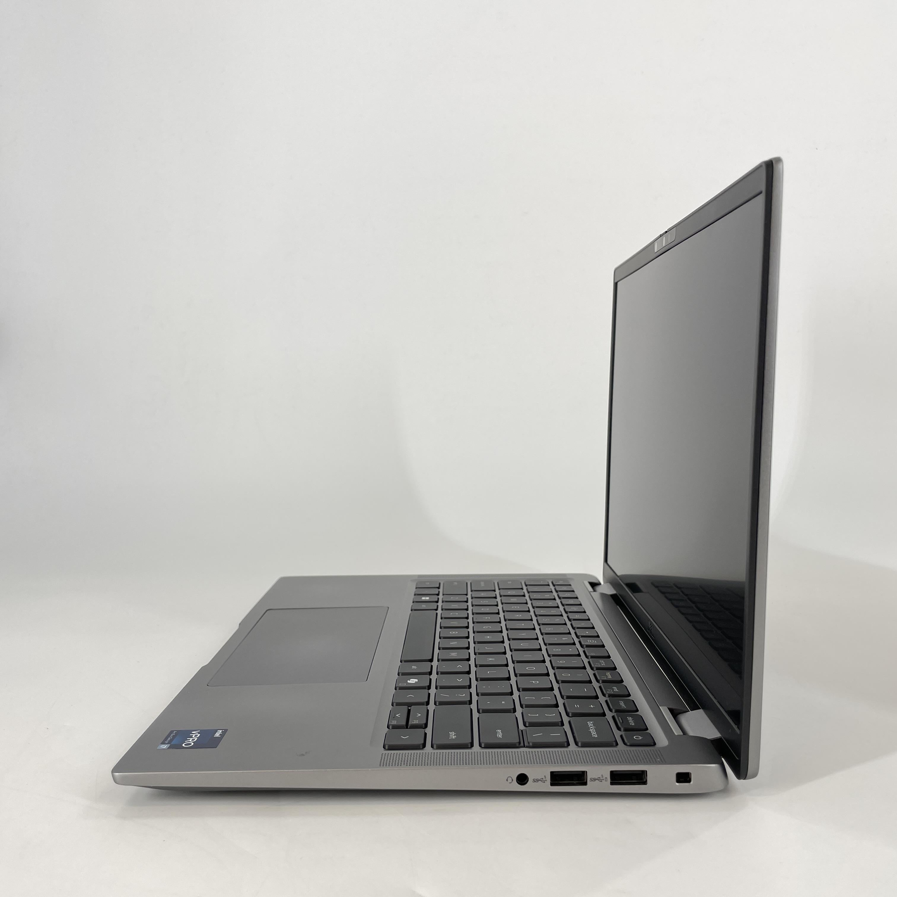 Dell Latitude 7440 14 Gray 1.9 GHz Intel Core i7 13th Gen. 32GB RAM 256GB Solid State Drive