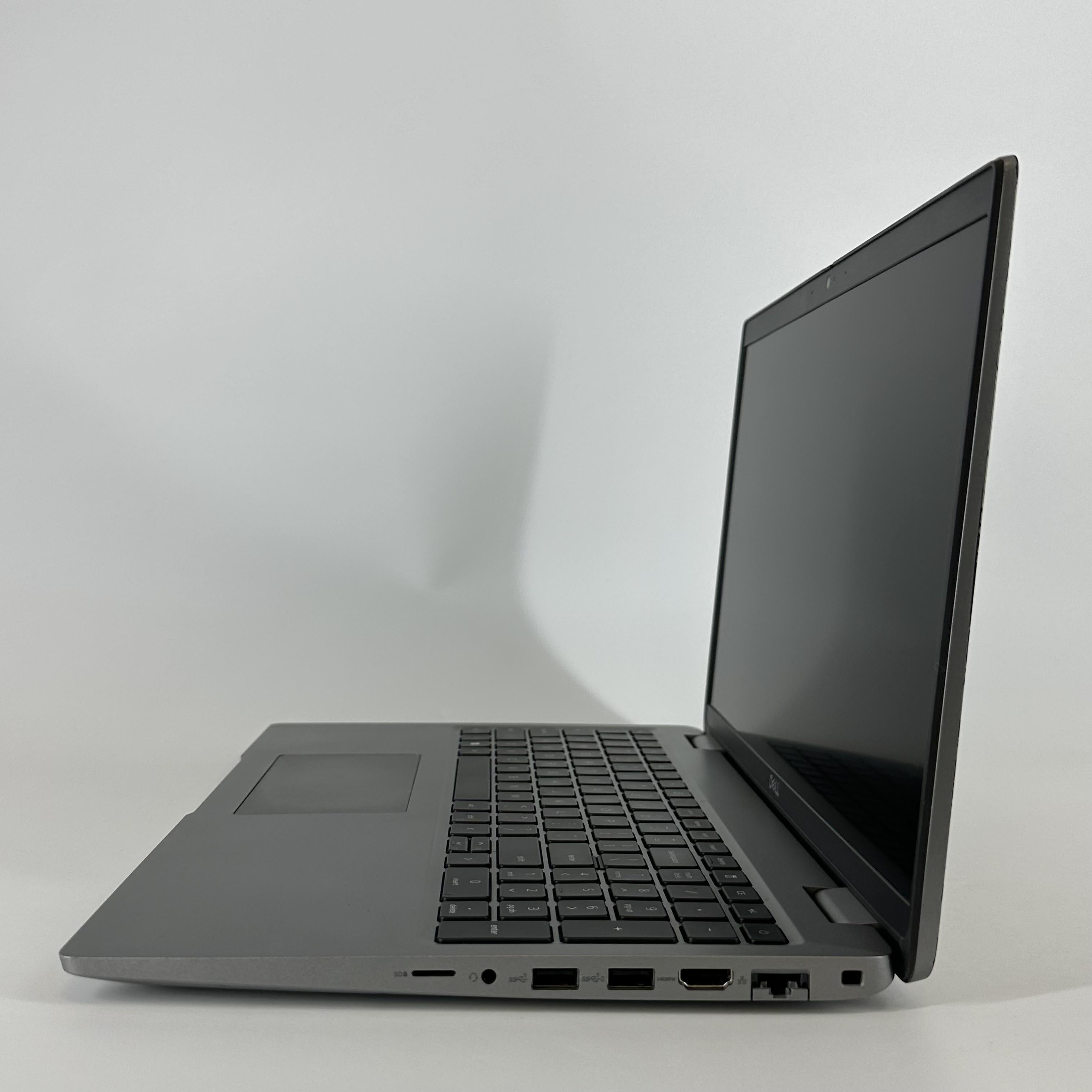 Dell Latitude 5540 15.6 Gray 1.7 GHz Intel Core i7 13th Gen. 16GB RAM 512GB Solid State Drive