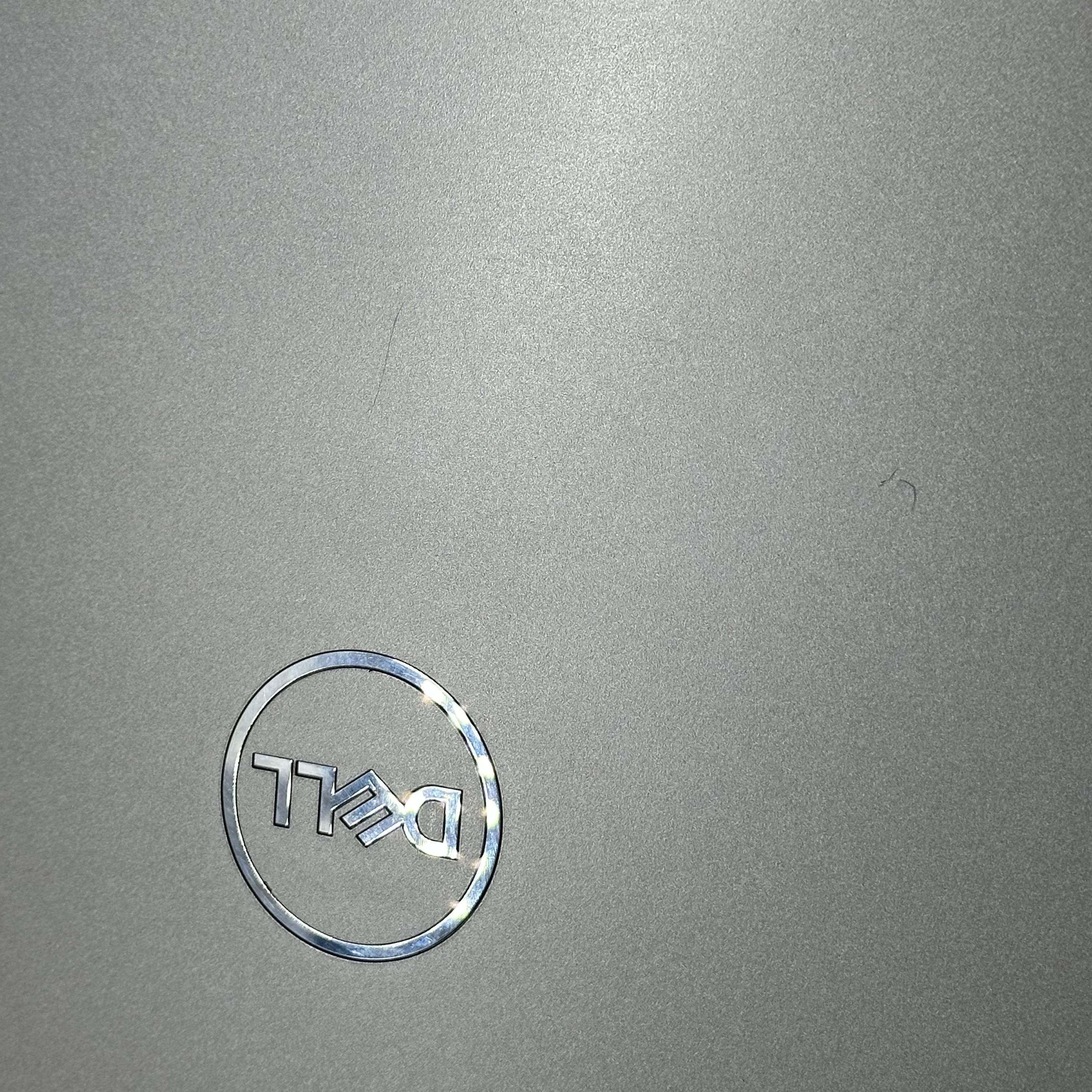 Dell Latitude 5540 15.6 Gray 1.7 GHz Intel Core i7 13th Gen. 16GB RAM 512GB Solid State Drive