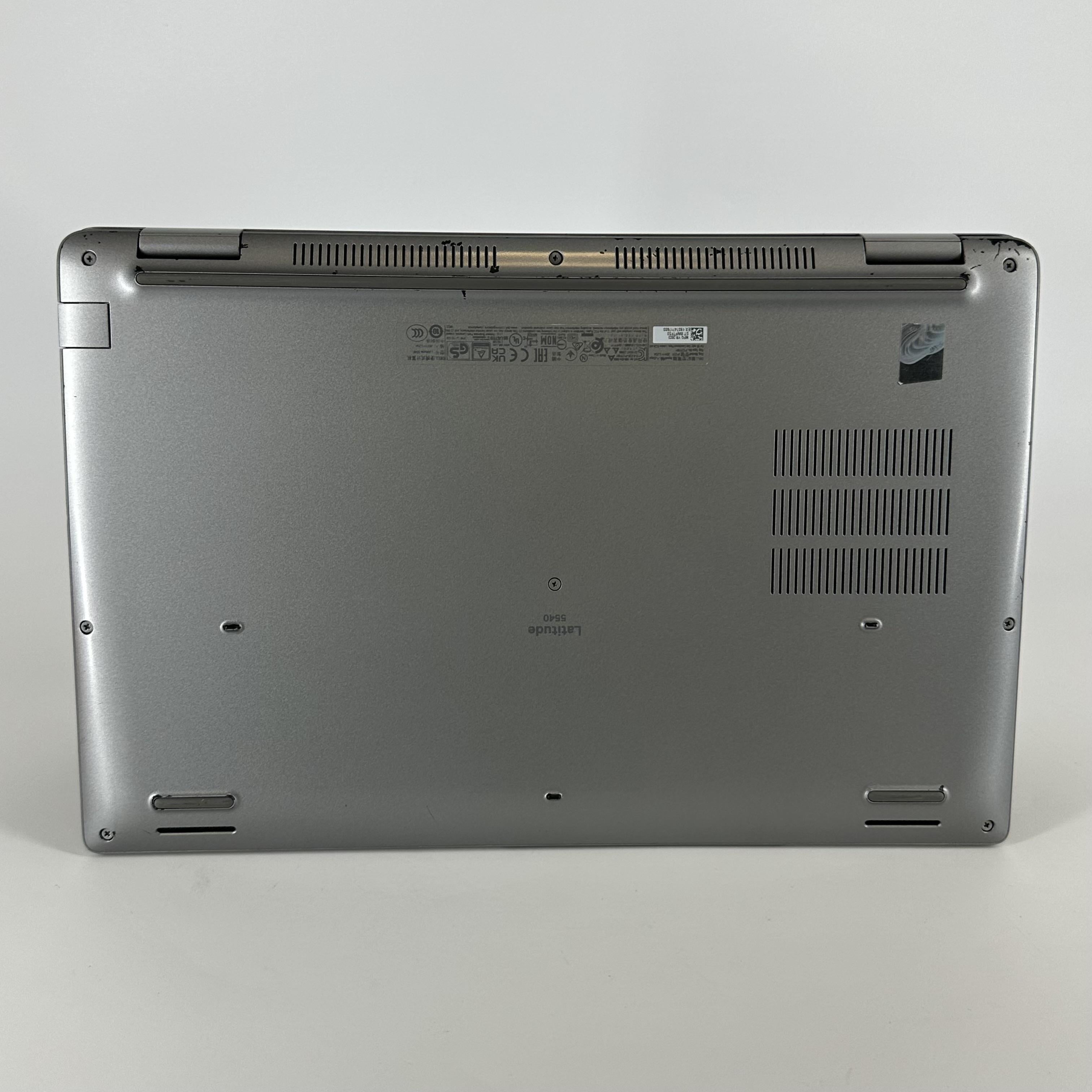 Dell Latitude 5540 15.6 Gray 1.7 GHz Intel Core i7 13th Gen. 16GB RAM 512GB Solid State Drive