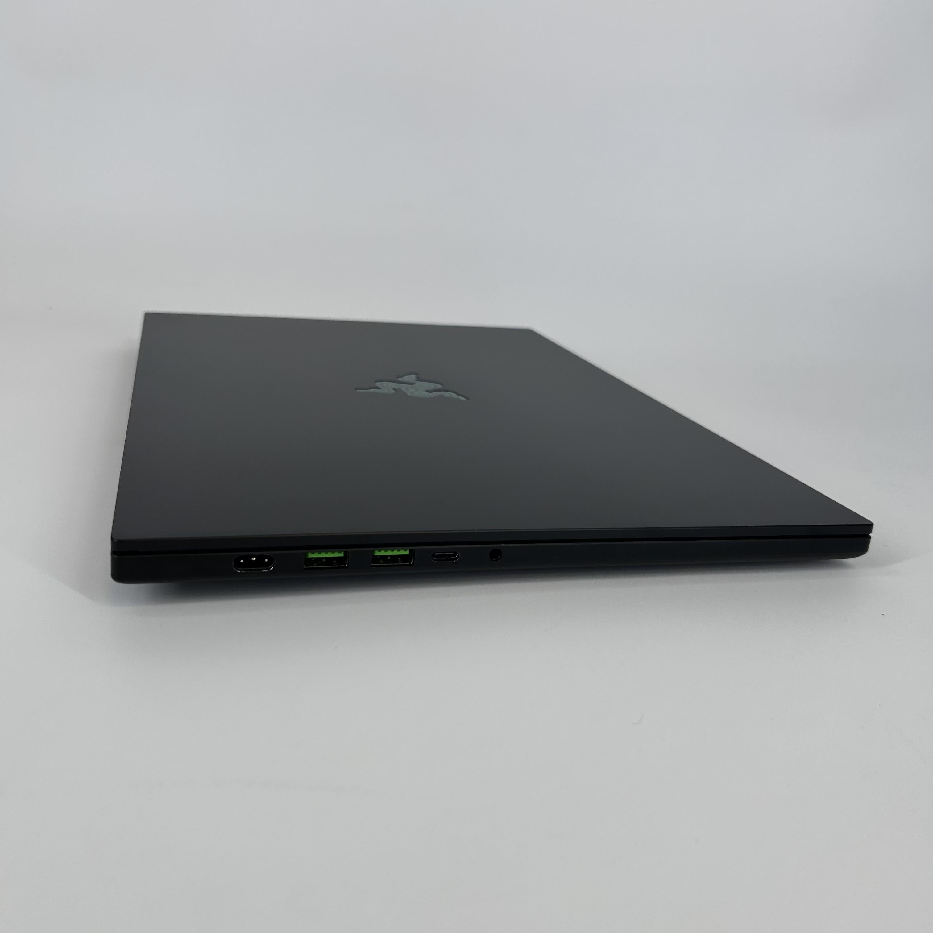 Razer Blade 16 2025 Black 2.0 GHz AMD Ryzen AI 9 HX 370 64GB RAM 2TB Solid State Drive 2TB Solid State Drive NVIDIA GeForce RTX 5090 24 GB