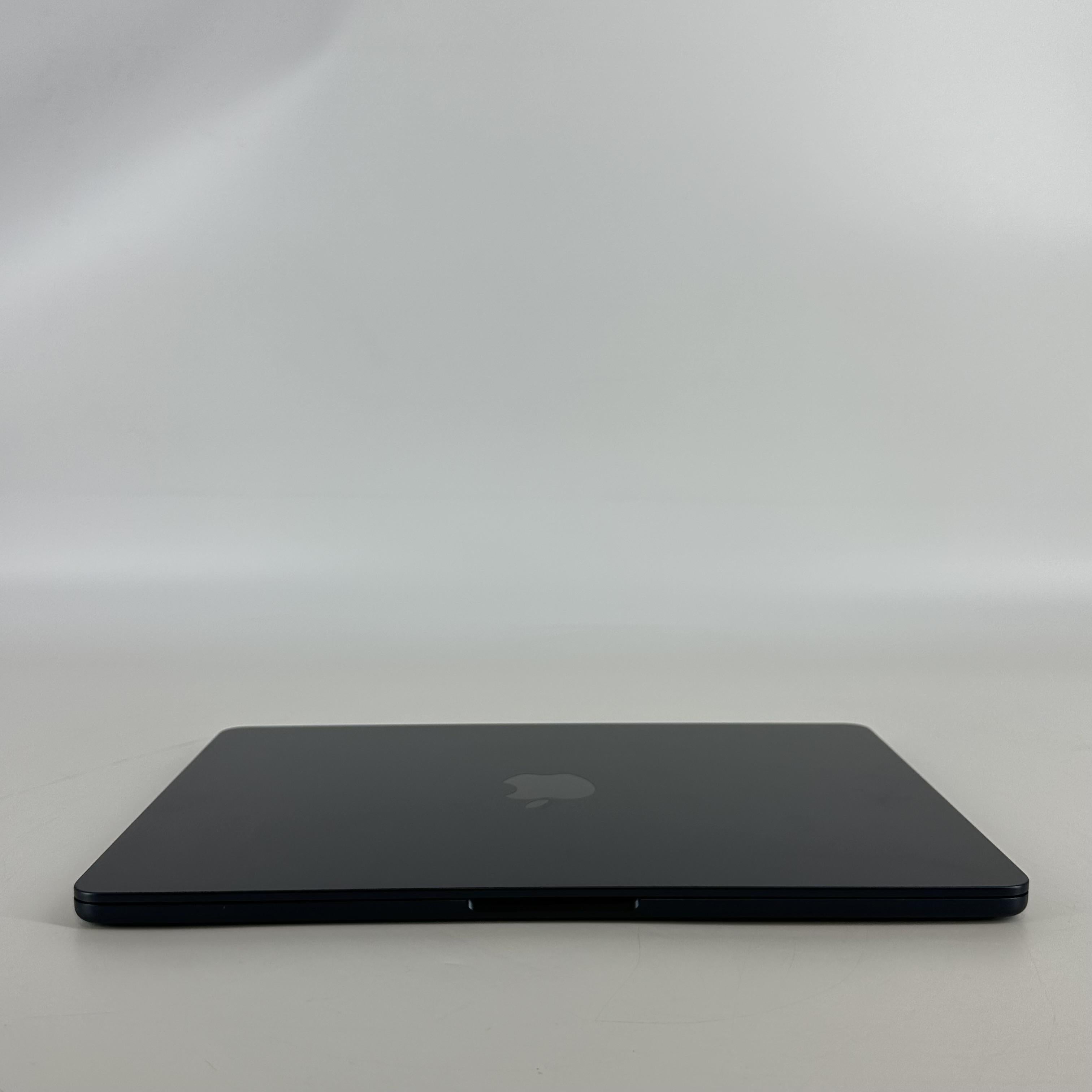 MacBook Air 13 2022 Blue 3.49 GHz M2 8-Core CPU 8GB Unified Memory 256GB Solid State Drive 8-Core GPU