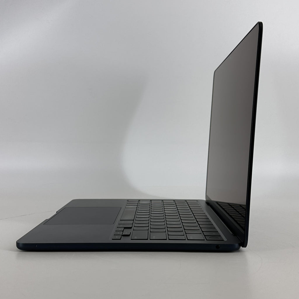 MacBook Air 13 2022 Blue 3.49 GHz M2 8-Core CPU 8GB Unified Memory 256GB Solid State Drive 8-Core GPU