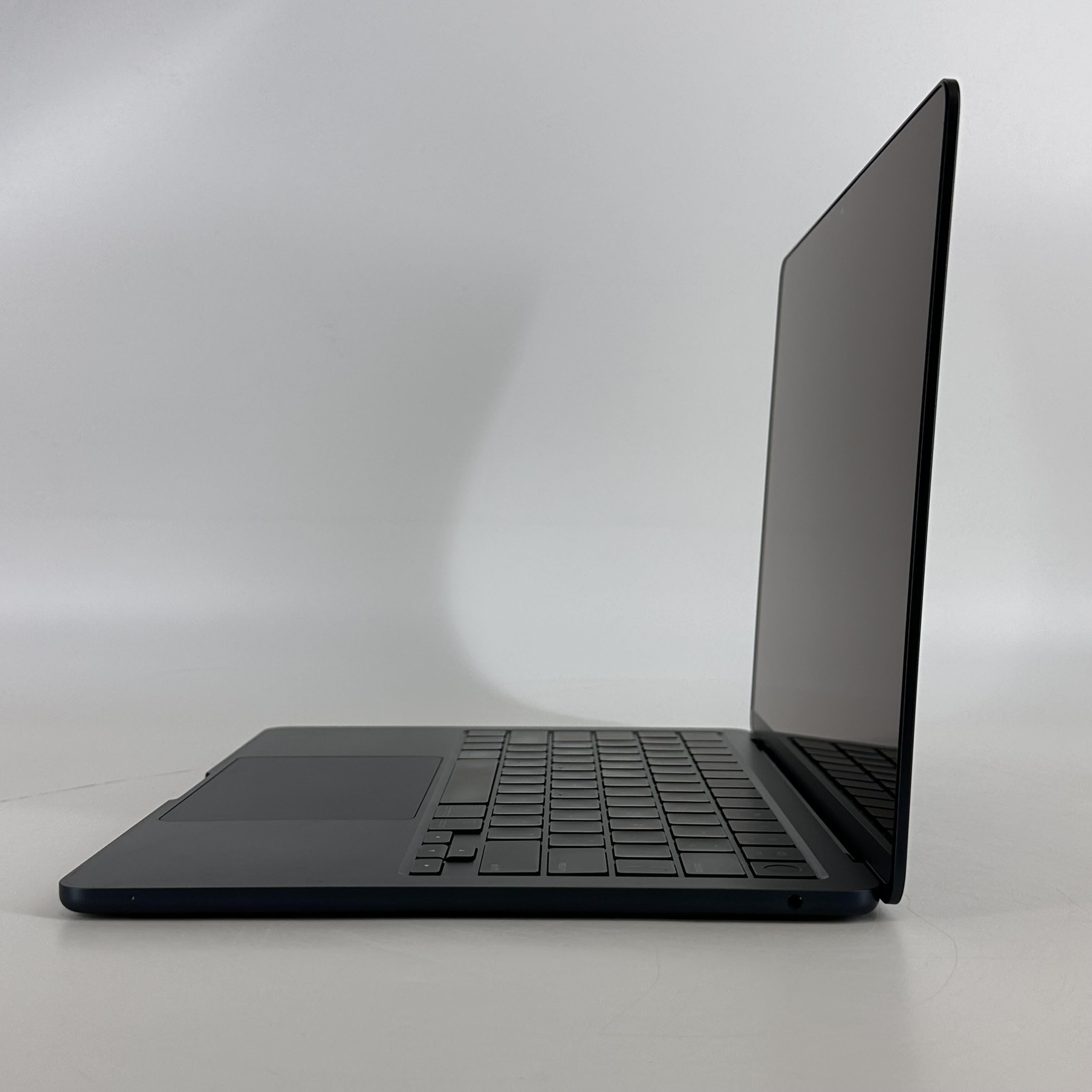 MacBook Air 13 2022 Blue 3.49 GHz M2 8-Core CPU 8GB Unified Memory 256GB Solid State Drive 8-Core GPU