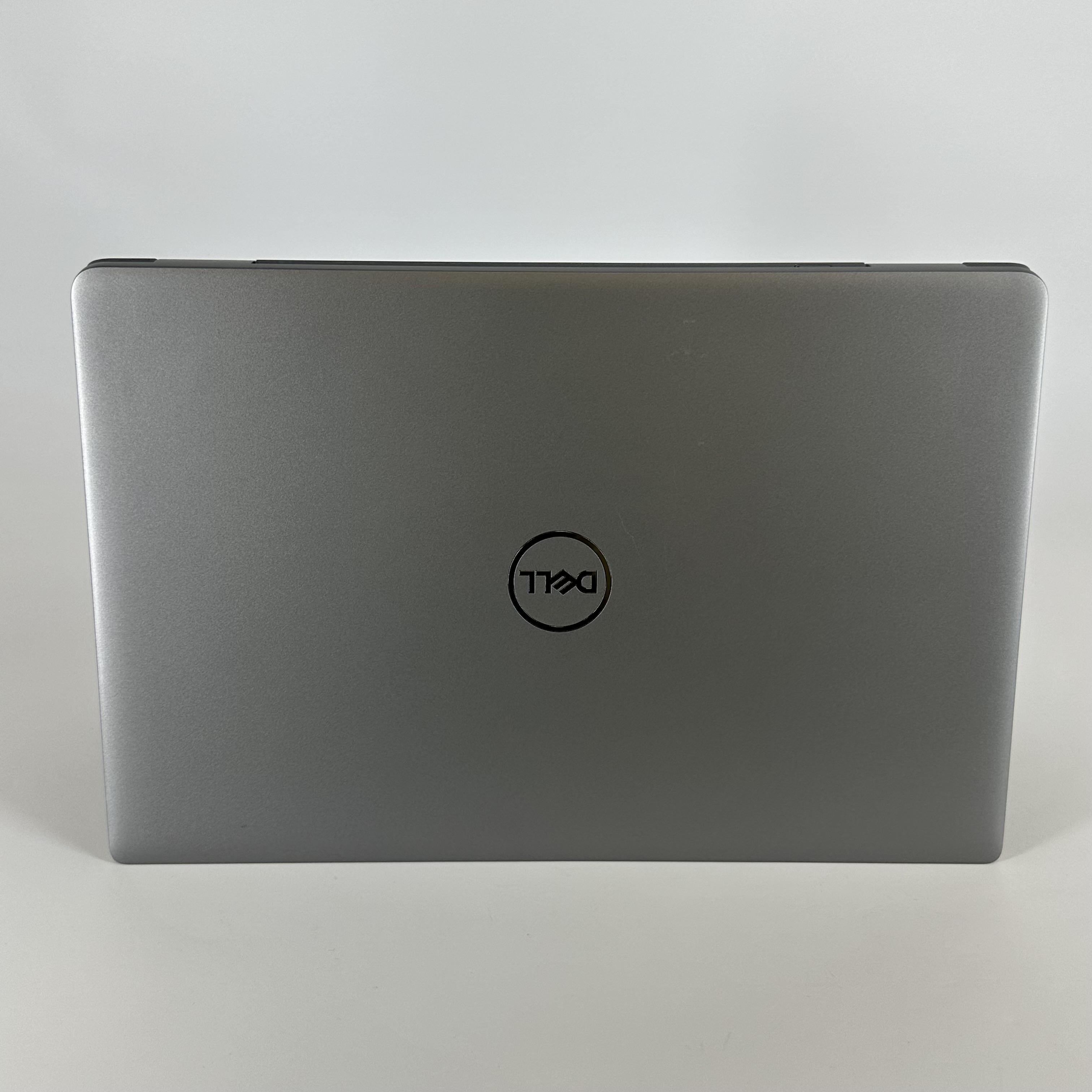 Dell Latitude 5540 15.6 Silver 1.9 GHz Intel Core i7 13th Gen. 16GB RAM 512GB Solid State Drive