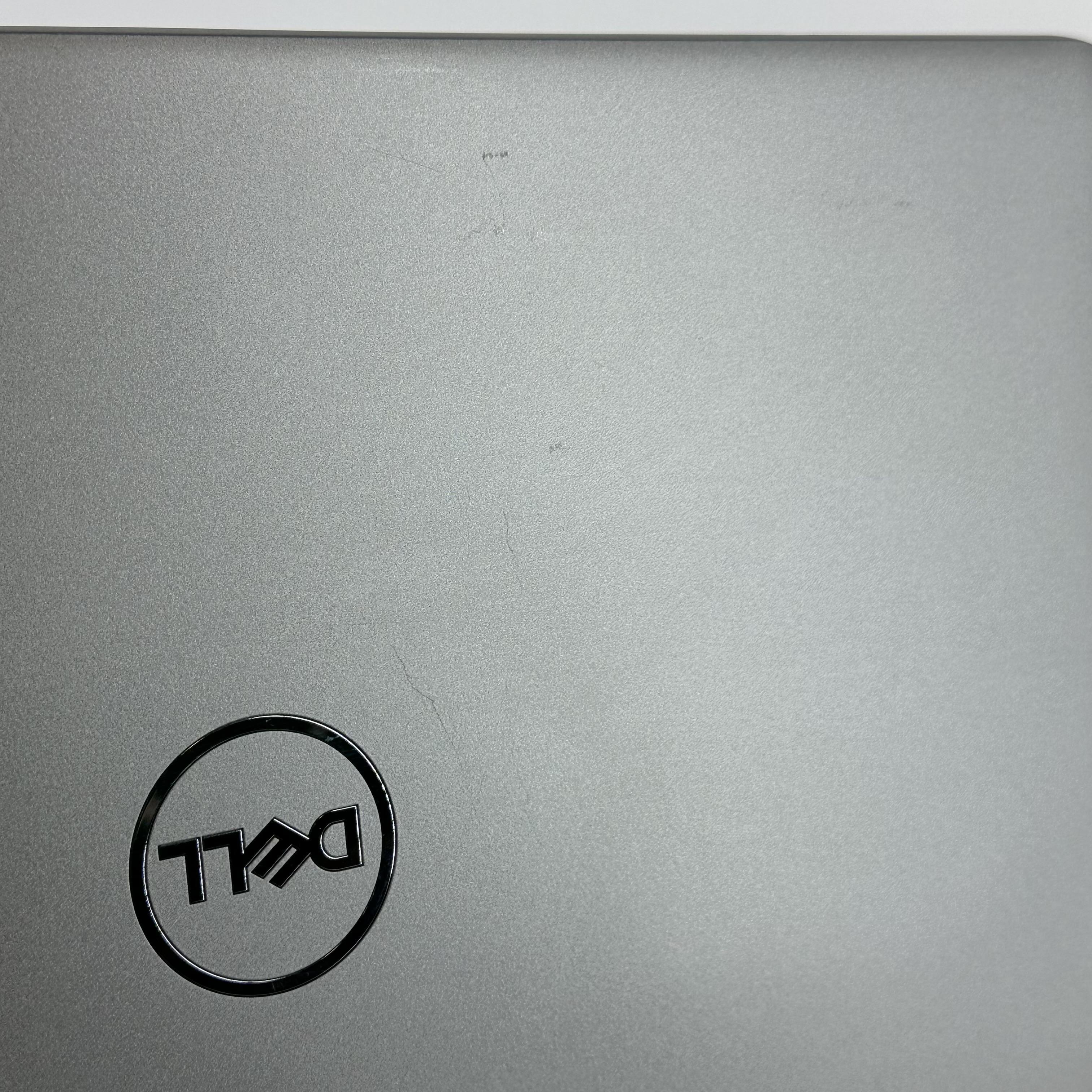Dell Latitude 5540 15.6 Silver 1.9 GHz Intel Core i7 13th Gen. 16GB RAM 512GB Solid State Drive