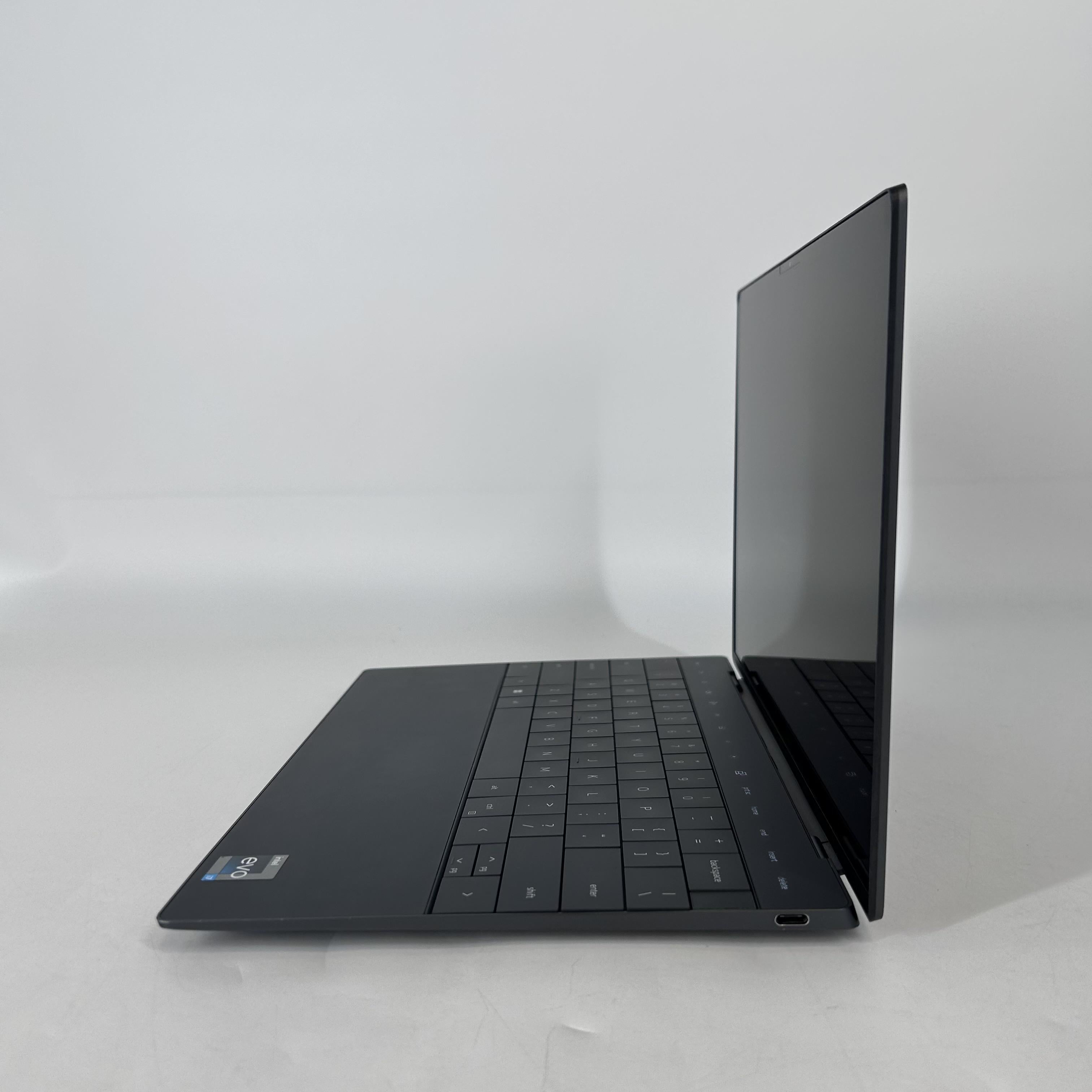 Dell XPS 13 Plus 9320 Gray 2.1 GHz Intel Core i7 12th Gen. 32GB RAM 512GB Solid State Drive