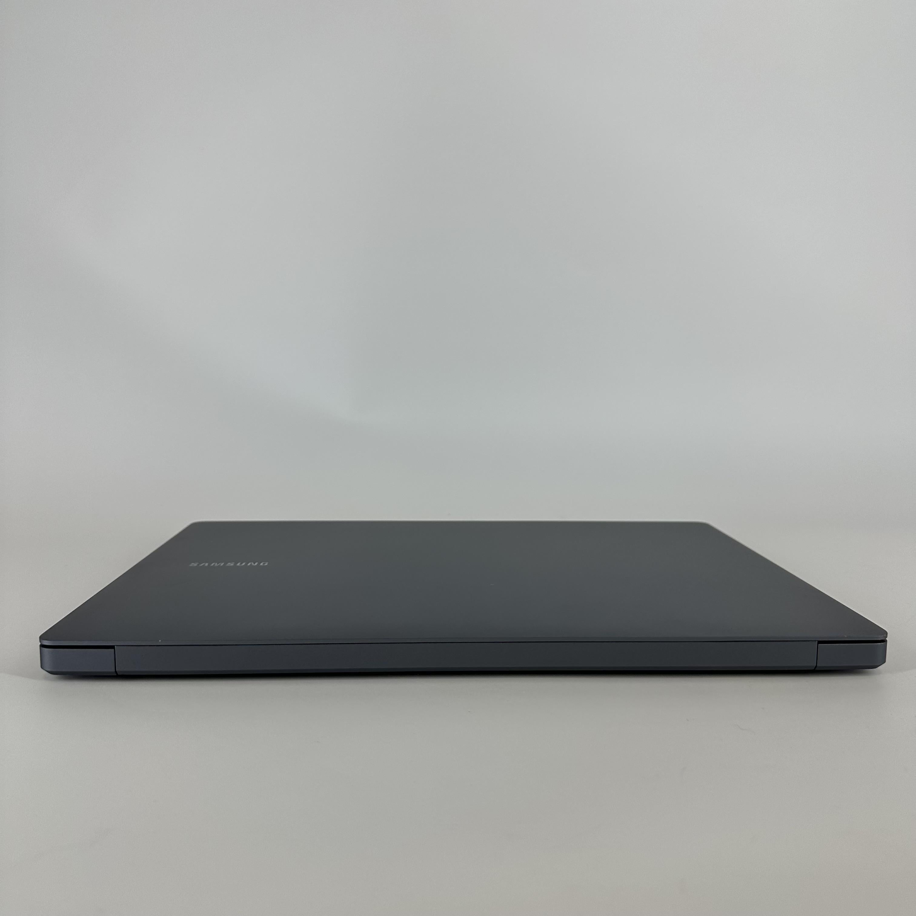 Samsung Galaxy Book4 Ultra 16 Silver 3.8 GHz Intel Core Ultra 7 16GB RAM 1TB Solid State Drive NVIDIA GeForce RTX 4050 6 GB