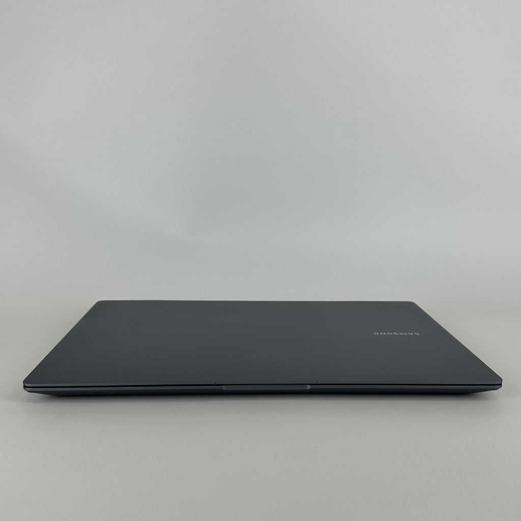 Samsung Galaxy Book4 Ultra 16 Silver 3.8 GHz Intel Core Ultra 7 16GB RAM 1TB Solid State Drive NVIDIA GeForce RTX 4050 6 GB