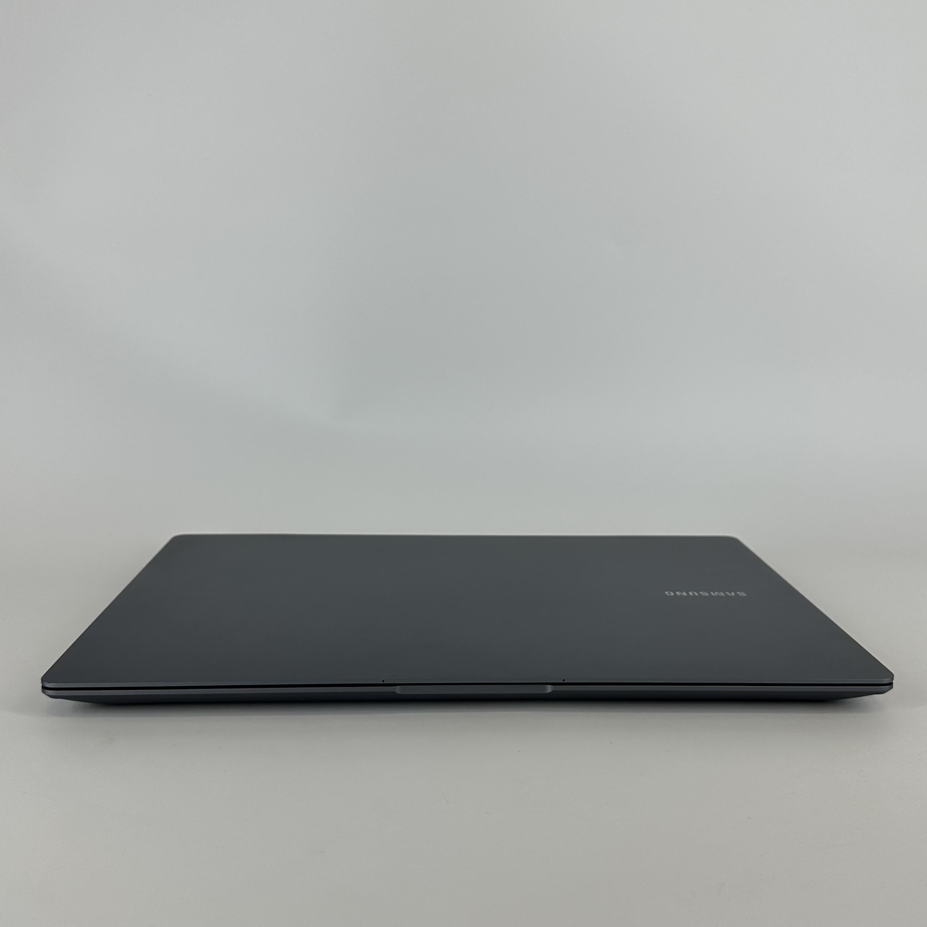 Samsung Galaxy Book4 Ultra 16 Silver 3.8 GHz Intel Core Ultra 7 16GB RAM 1TB Solid State Drive NVIDIA GeForce RTX 4050 6 GB