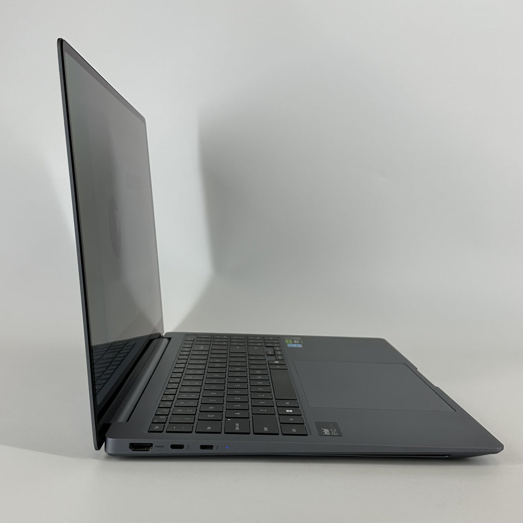 Samsung Galaxy Book4 Ultra 16 Silver 3.8 GHz Intel Core Ultra 7 16GB RAM 1TB Solid State Drive NVIDIA GeForce RTX 4050 6 GB