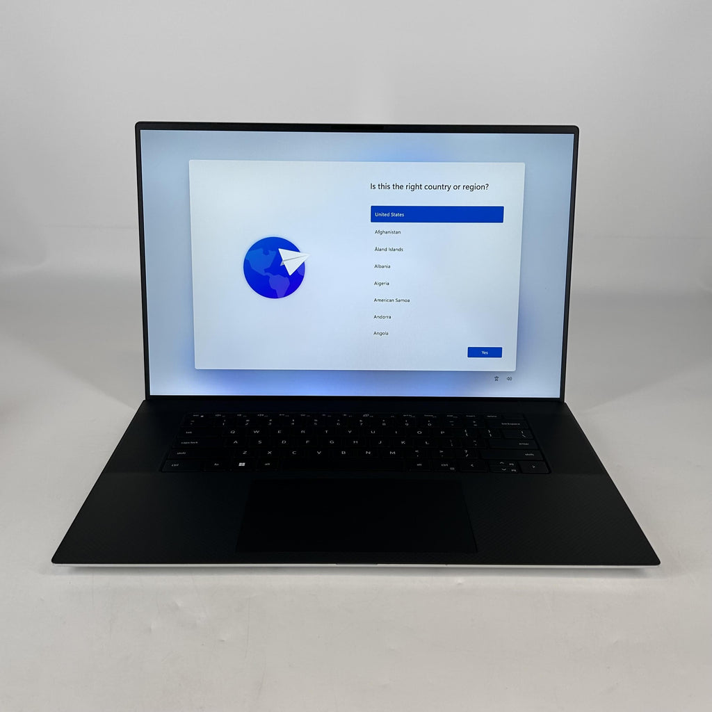 Dell XPS 17 9730 Silver 2.6 GHz Intel Core i9 13th Gen. 32GB RAM 1TB Solid State Drive NVIDIA GeForce RTX 4080 12 GB