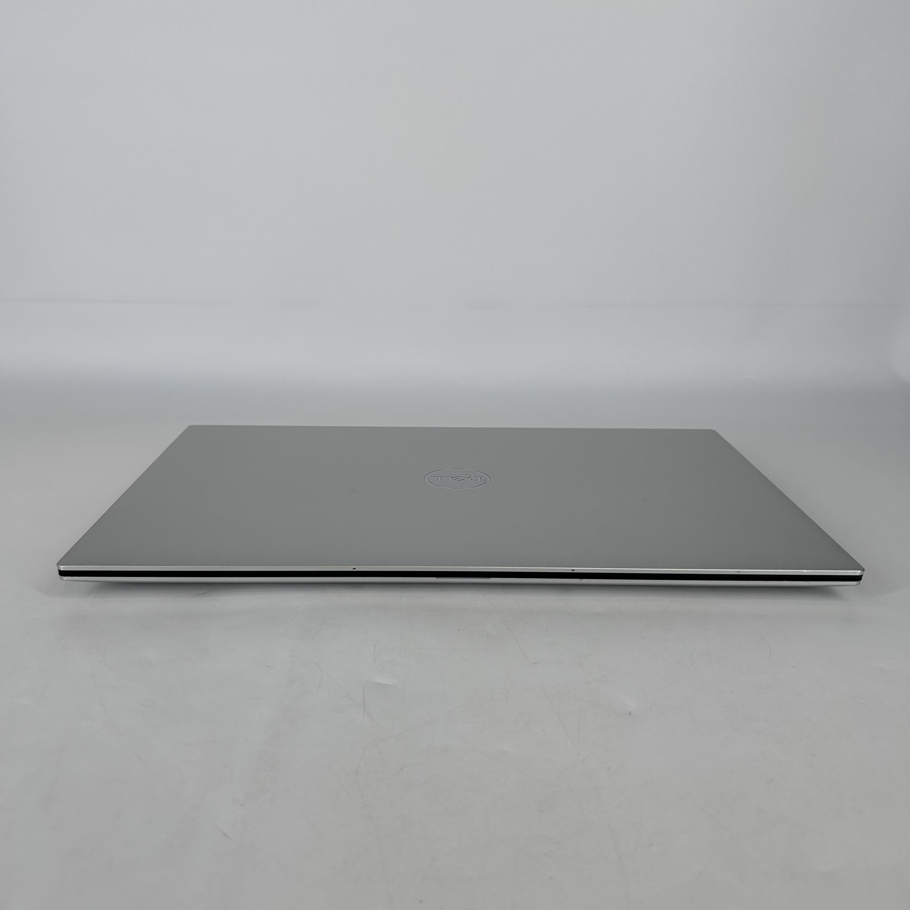 Dell XPS 17 9730 Silver 2.6 GHz Intel Core i9 13th Gen. 32GB RAM 1TB Solid State Drive NVIDIA GeForce RTX 4080 12 GB