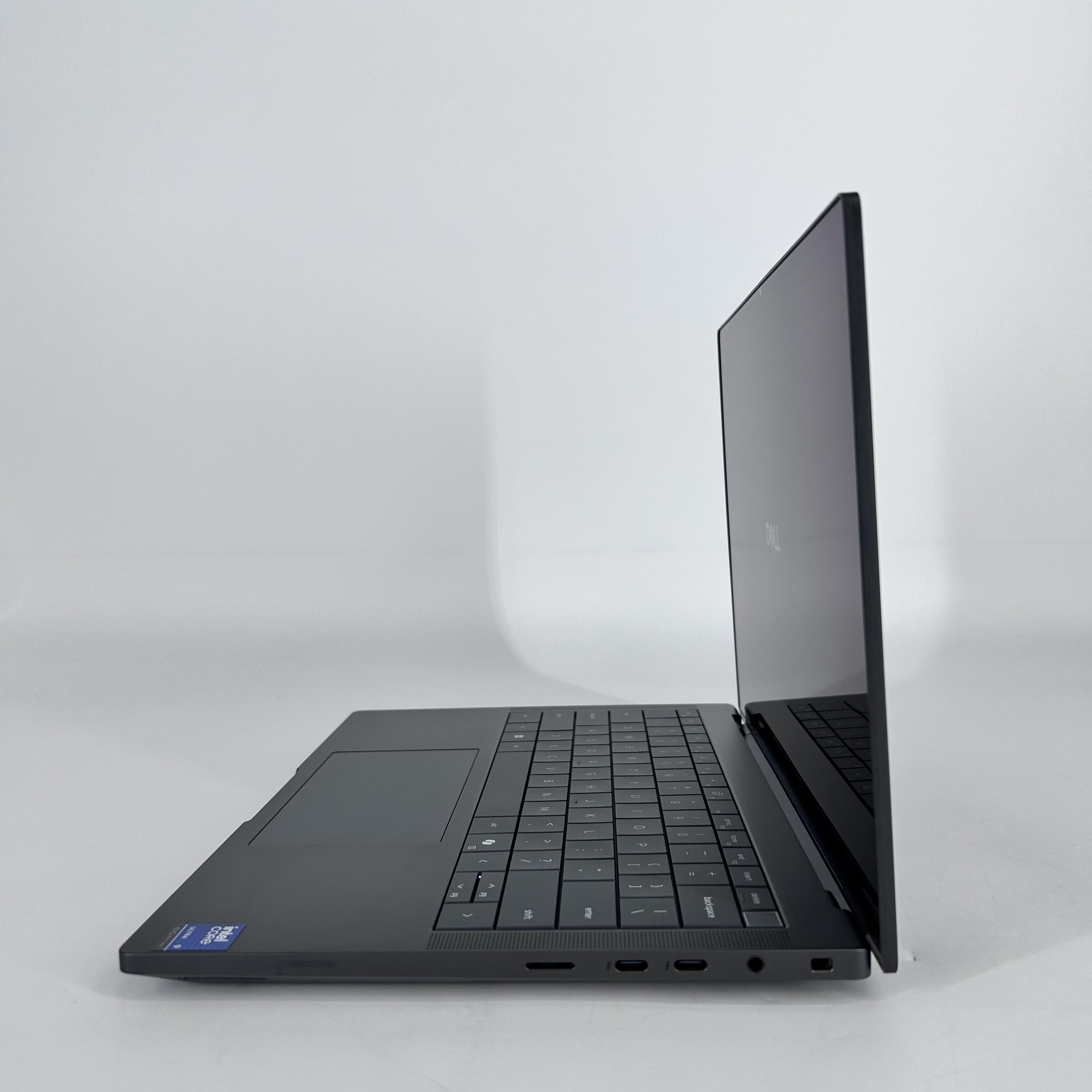 Dell Pro Max 14 Premium MA14250 Magnetite 2.9 GHz Intel Core Ultra 9 Series 2 32GB RAM 512GB Solid State Drive NVIDIA RTX PRO 2000 Blackwell 8 GB