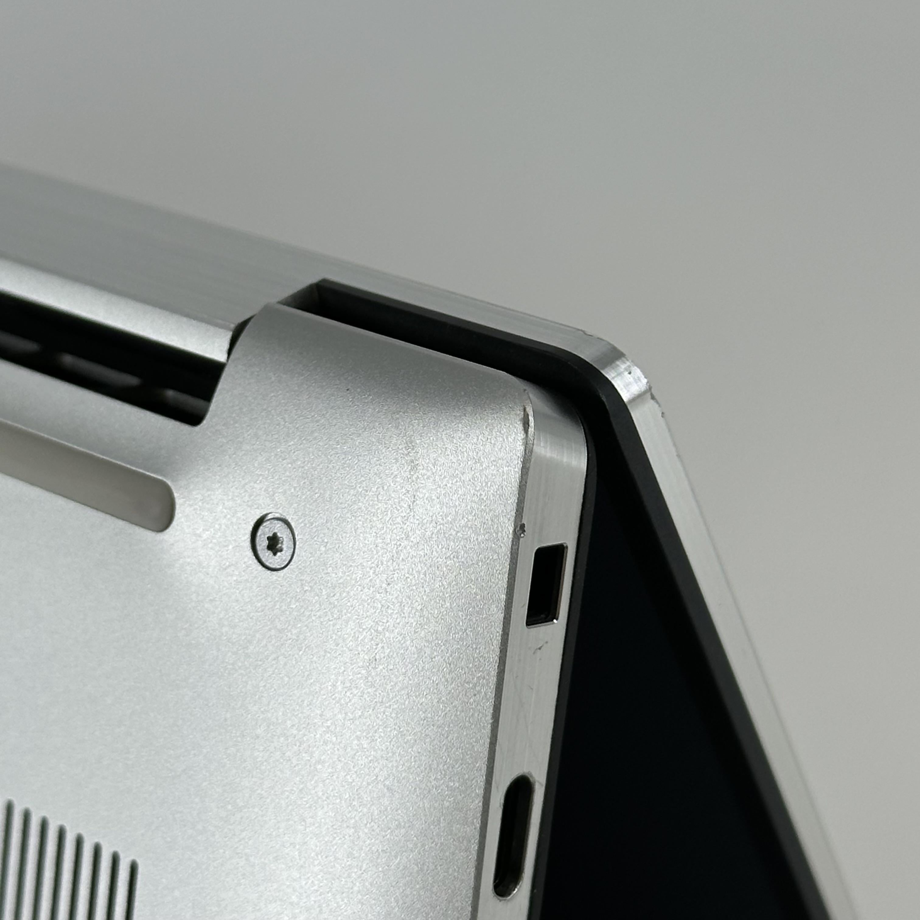 Dell XPS 15 9530 Silver 2.4 GHz Intel Core i7 13th Gen. 16GB RAM 512GB Solid State Drive NVIDIA GeForce RTX 4050 6 GB