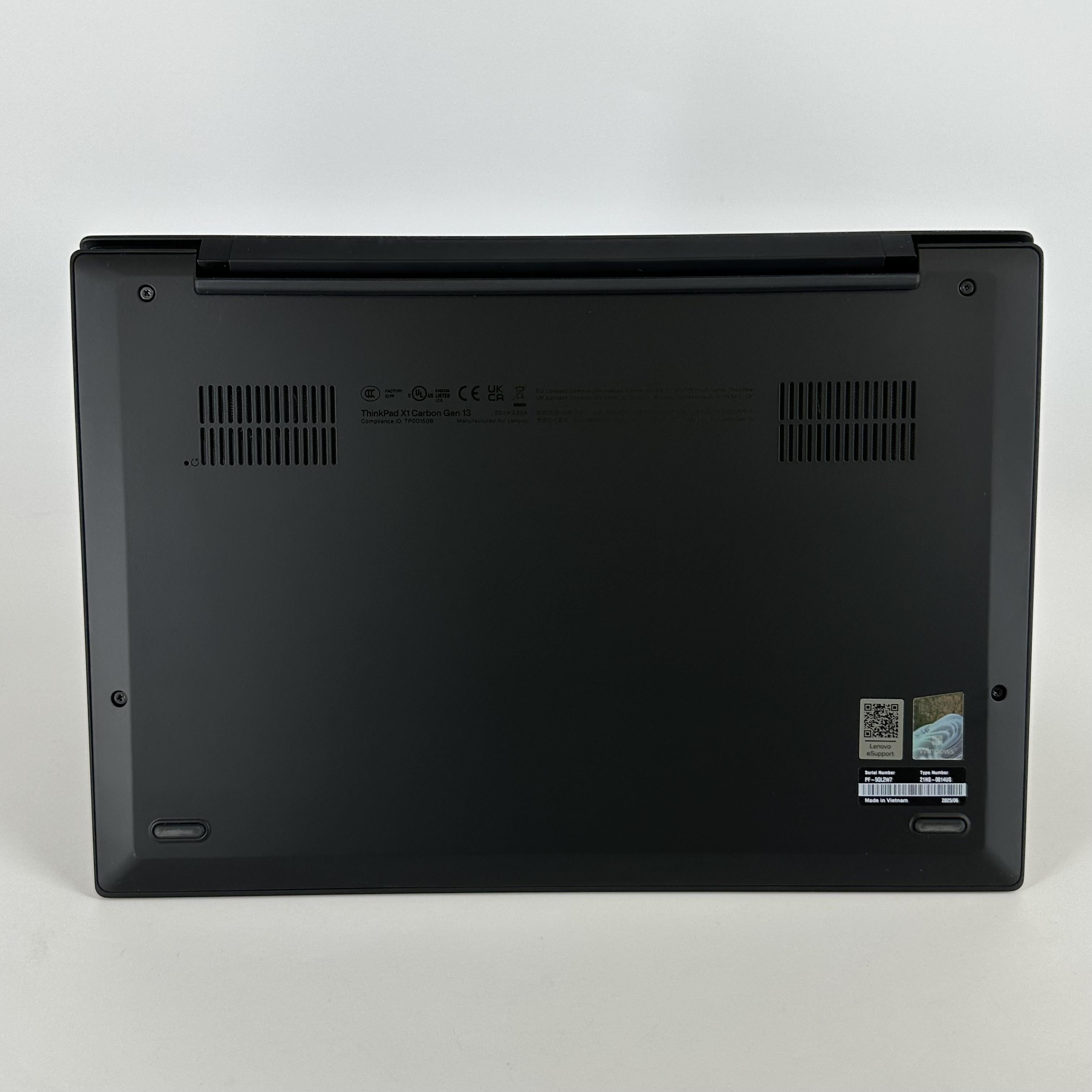 Lenovo ThinkPad X1 Carbon Gen 13 14 Black 2.2 GHz Intel Core Ultra 7 Series 2 32GB RAM 512GB Solid State Drive