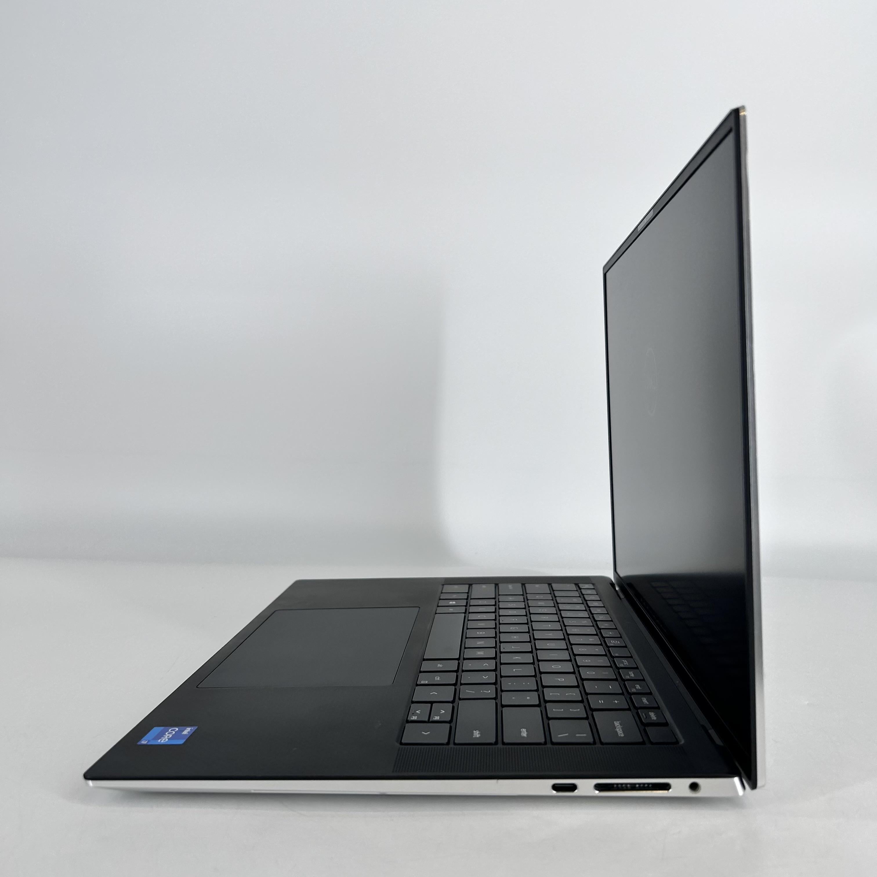Dell XPS 15 9510 Silver 2.3 GHz Intel Core i7 11th Gen. 32GB RAM 1TB Solid State Drive NVIDIA GeForce RTX 3050 Ti 4 GB