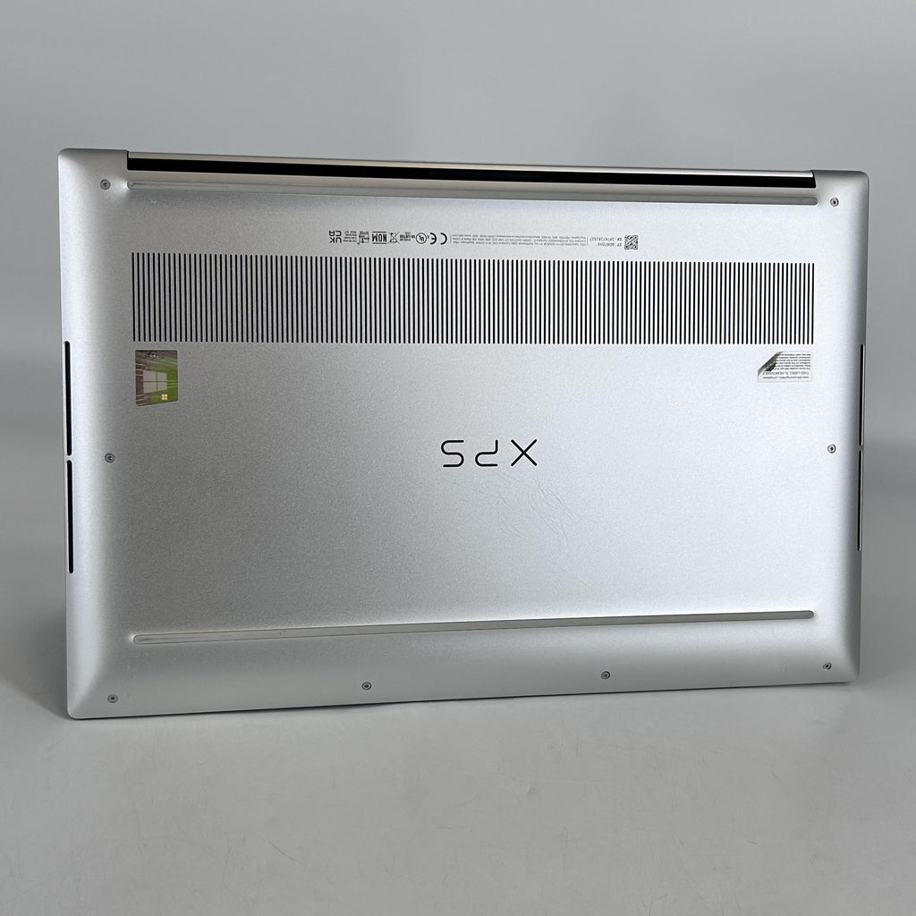 Dell XPS 15 9510 Silver 2.3 GHz Intel Core i7 11th Gen. 32GB RAM 1TB Solid State Drive NVIDIA GeForce RTX 3050 Ti 4 GB