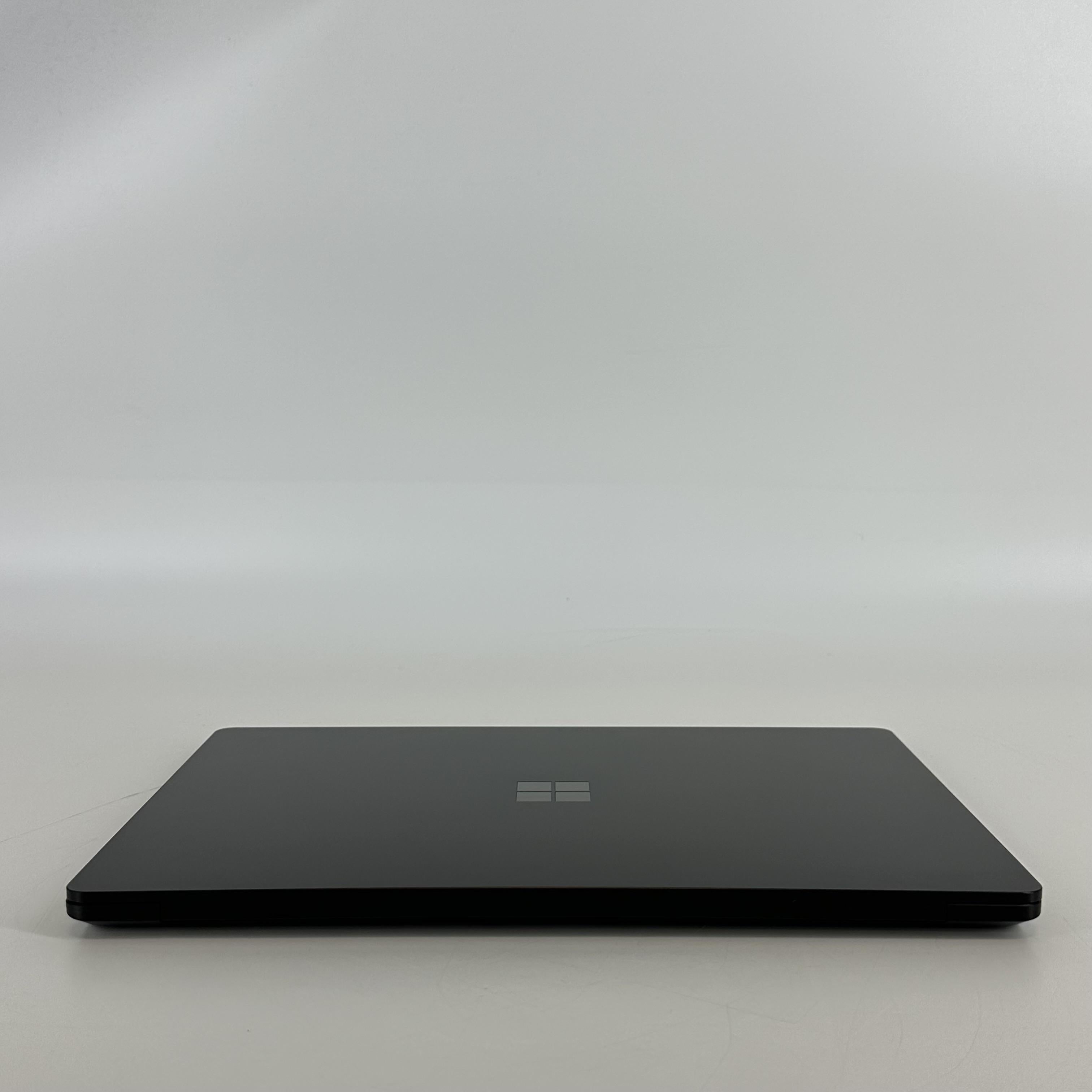 Microsoft Surface Laptop 5 13.5 Black 2.7 GHz Intel Core i7 12th Gen. 16GB RAM 512GB Solid State Drive