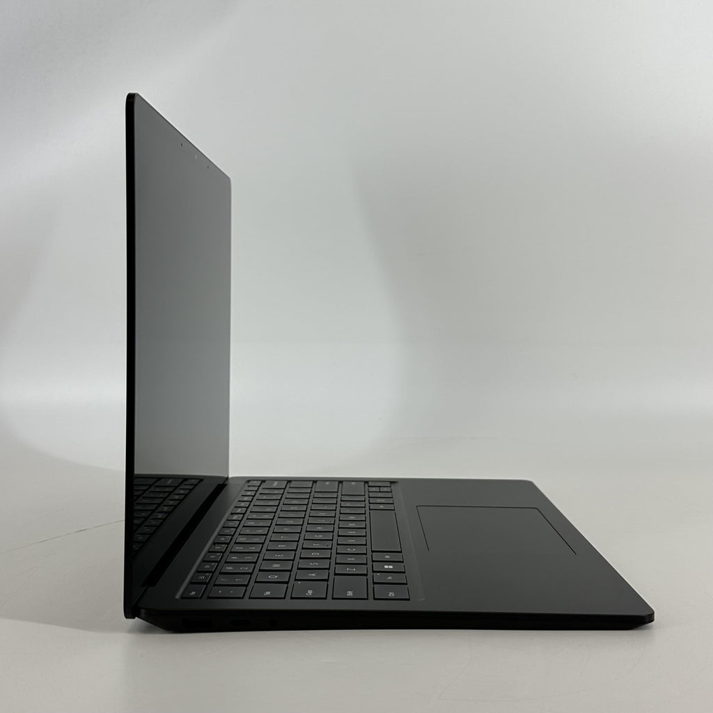 Microsoft Surface Laptop 5 13.5 Black 2.7 GHz Intel Core i7 12th Gen. 16GB RAM 512GB Solid State Drive