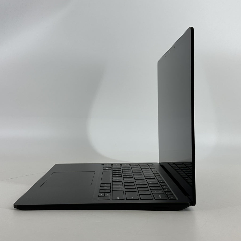 Microsoft Surface Laptop 5 13.5 Black 2.7 GHz Intel Core i7 12th Gen. 16GB RAM 512GB Solid State Drive