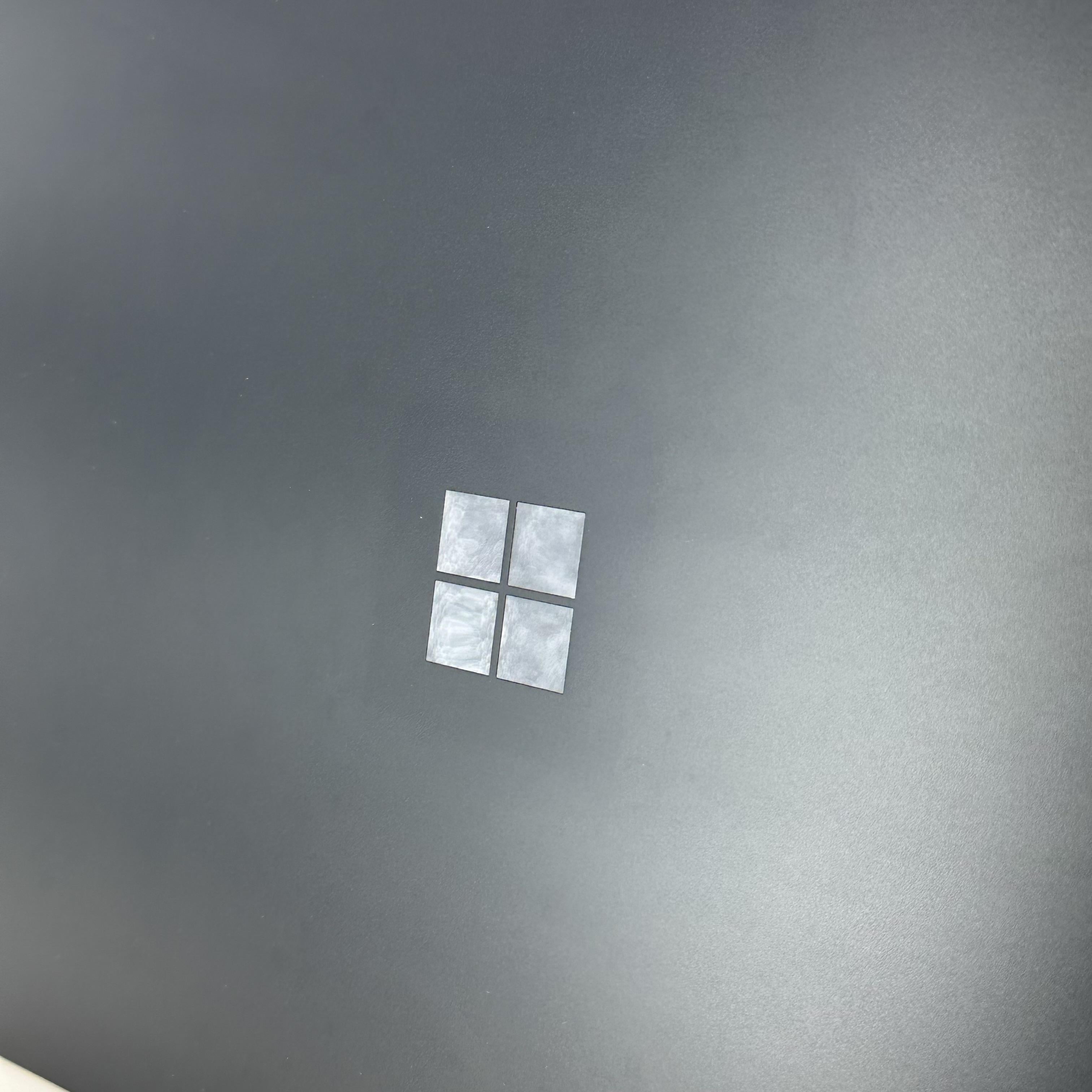 Microsoft Surface Laptop 5 13.5 Black 2.7 GHz Intel Core i7 12th Gen. 16GB RAM 512GB Solid State Drive