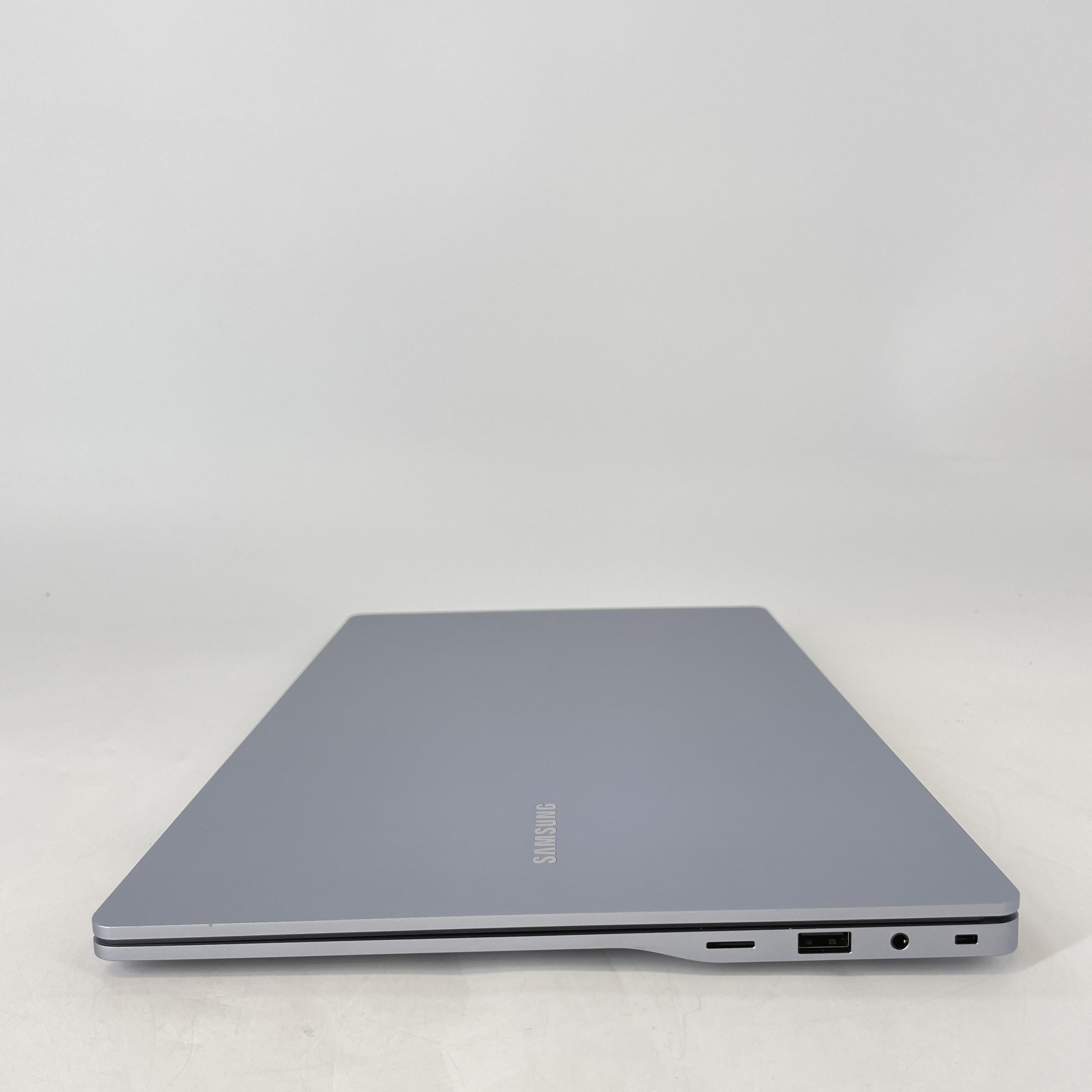 Samsung Galaxy Book4  Edge 15.6 Blue 2.9 GHz Qualcomm Snapdragon X 16GB RAM 512GB Embedded UniversalFlashStorage