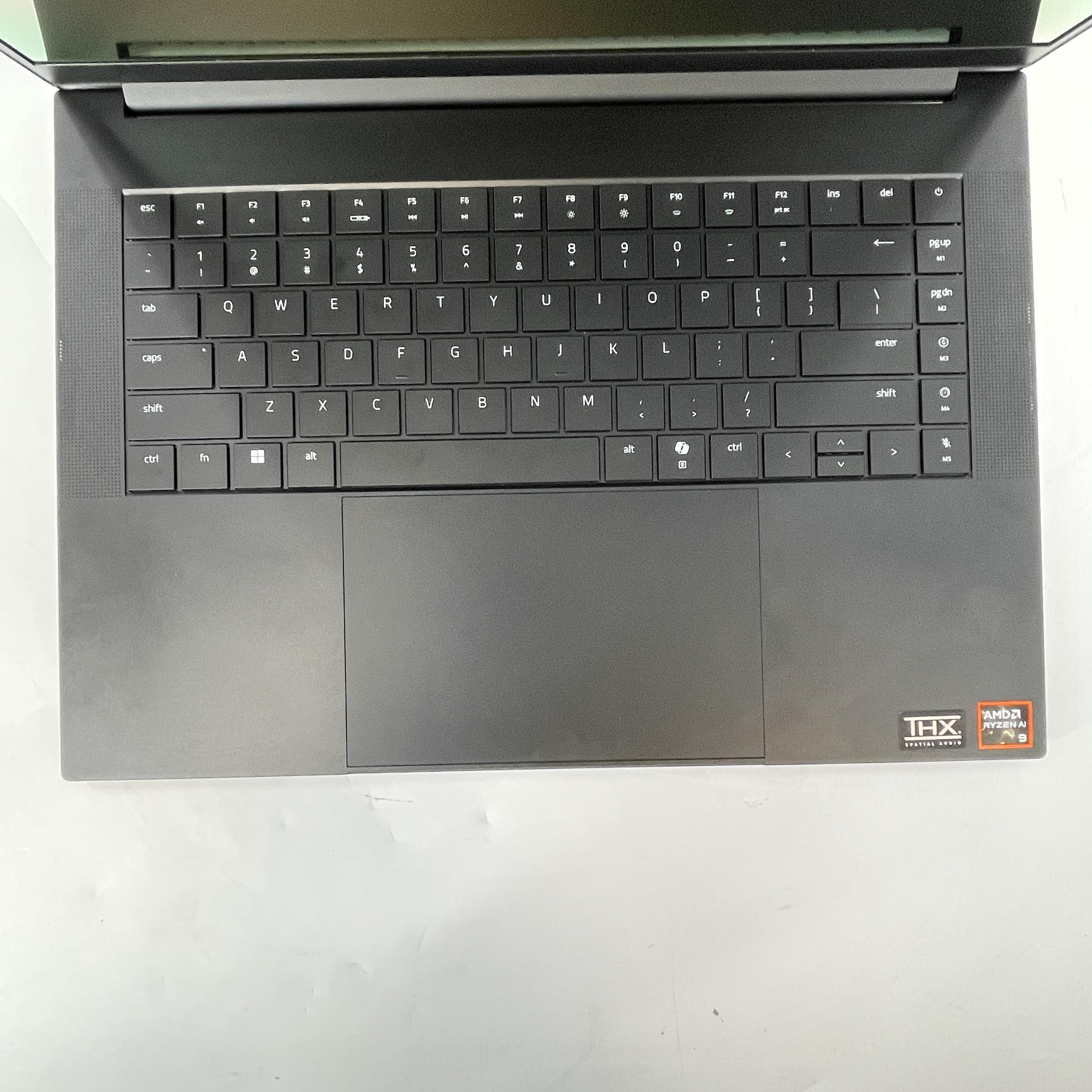 Razer Blade 16 2025 Black 2.0 GHz AMD Ryzen AI 9 365 32GB RAM 1TB Solid State Drive NVIDIA GeForce RTX 5070 Ti 12 GB