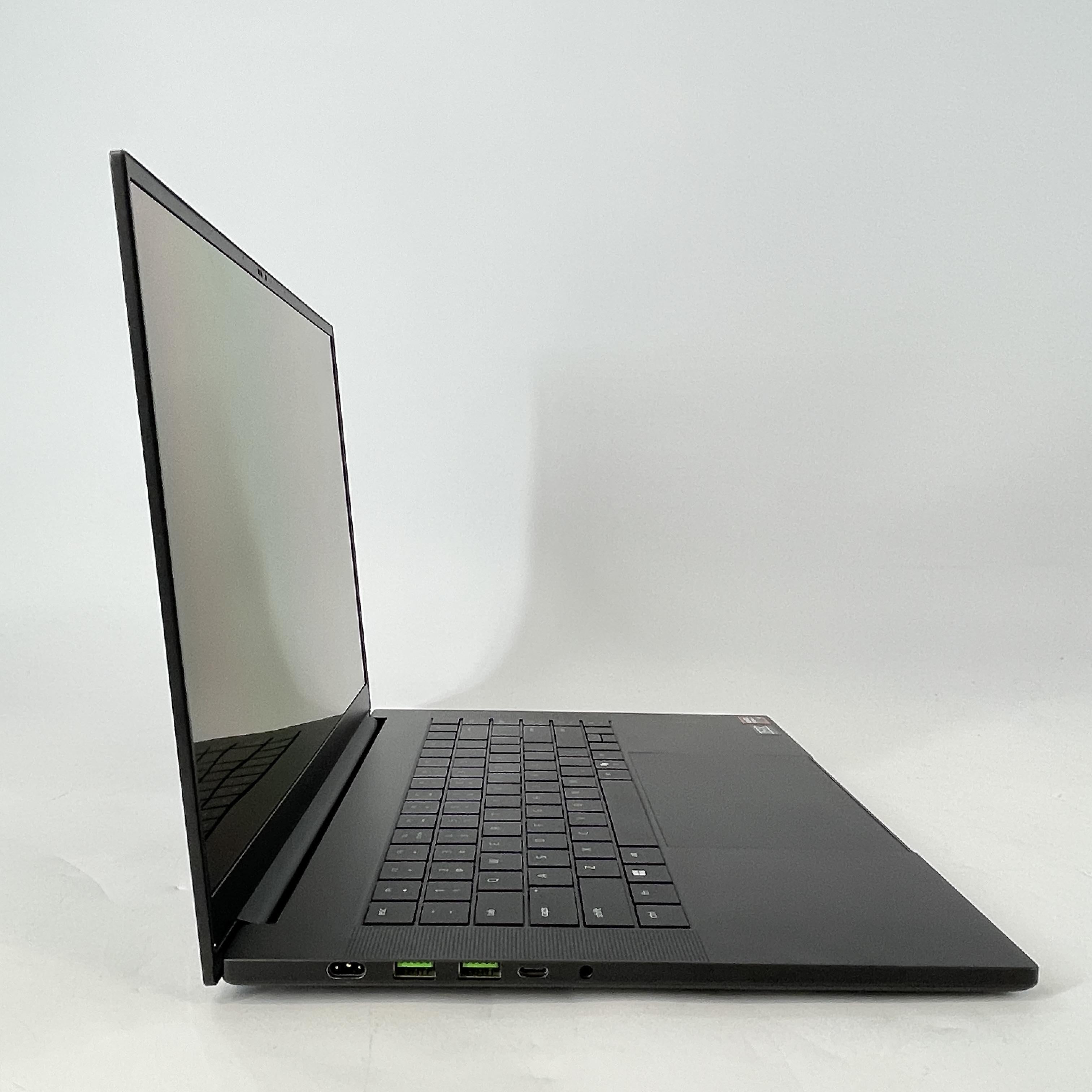 Razer Blade 16 2025 Black 2.0 GHz AMD Ryzen AI 9 365 32GB RAM 1TB Solid State Drive NVIDIA GeForce RTX 5070 Ti 12 GB