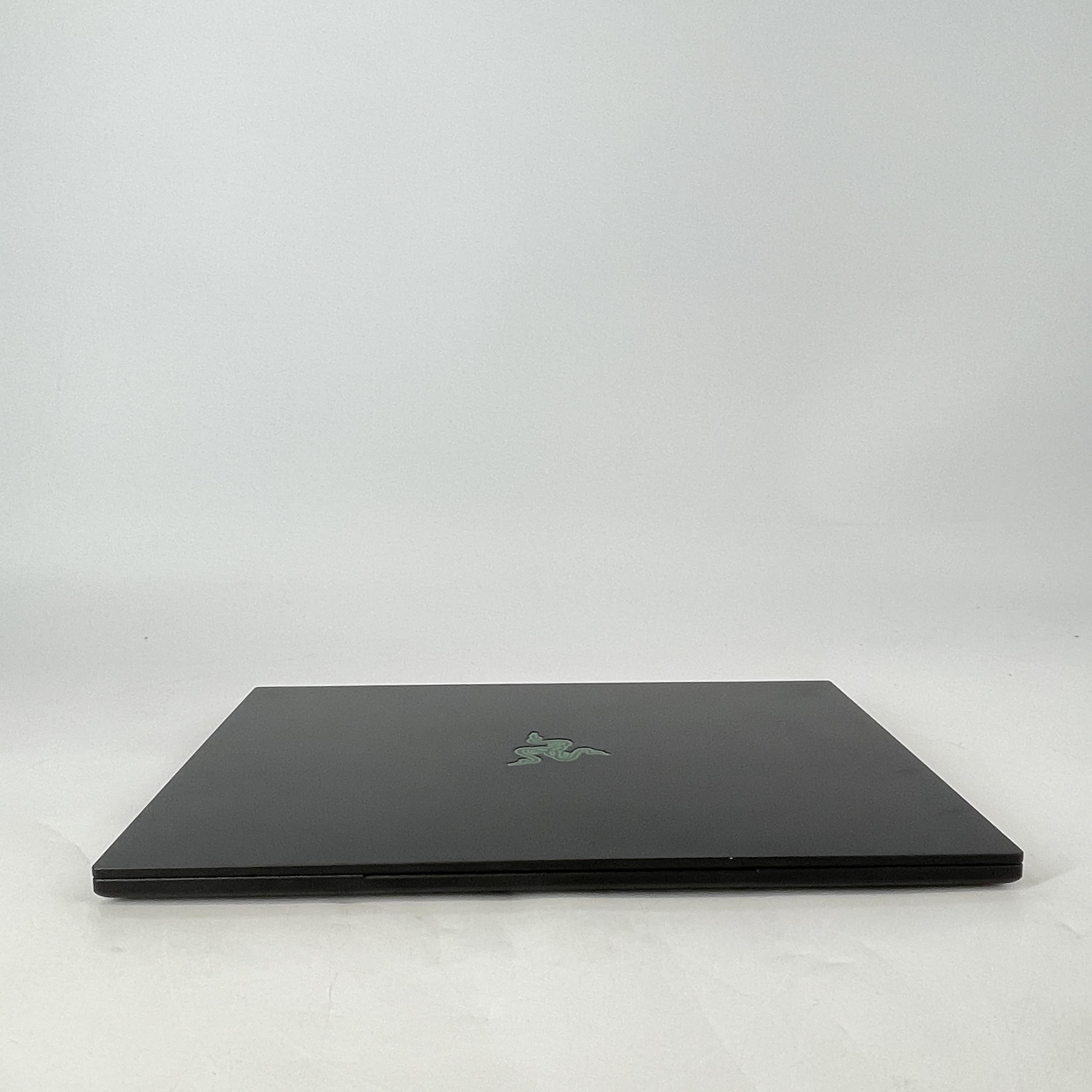 Razer Blade 16 2025 Black 2.0 GHz AMD Ryzen AI 9 365 32GB RAM 1TB Solid State Drive NVIDIA GeForce RTX 5070 Ti 12 GB
