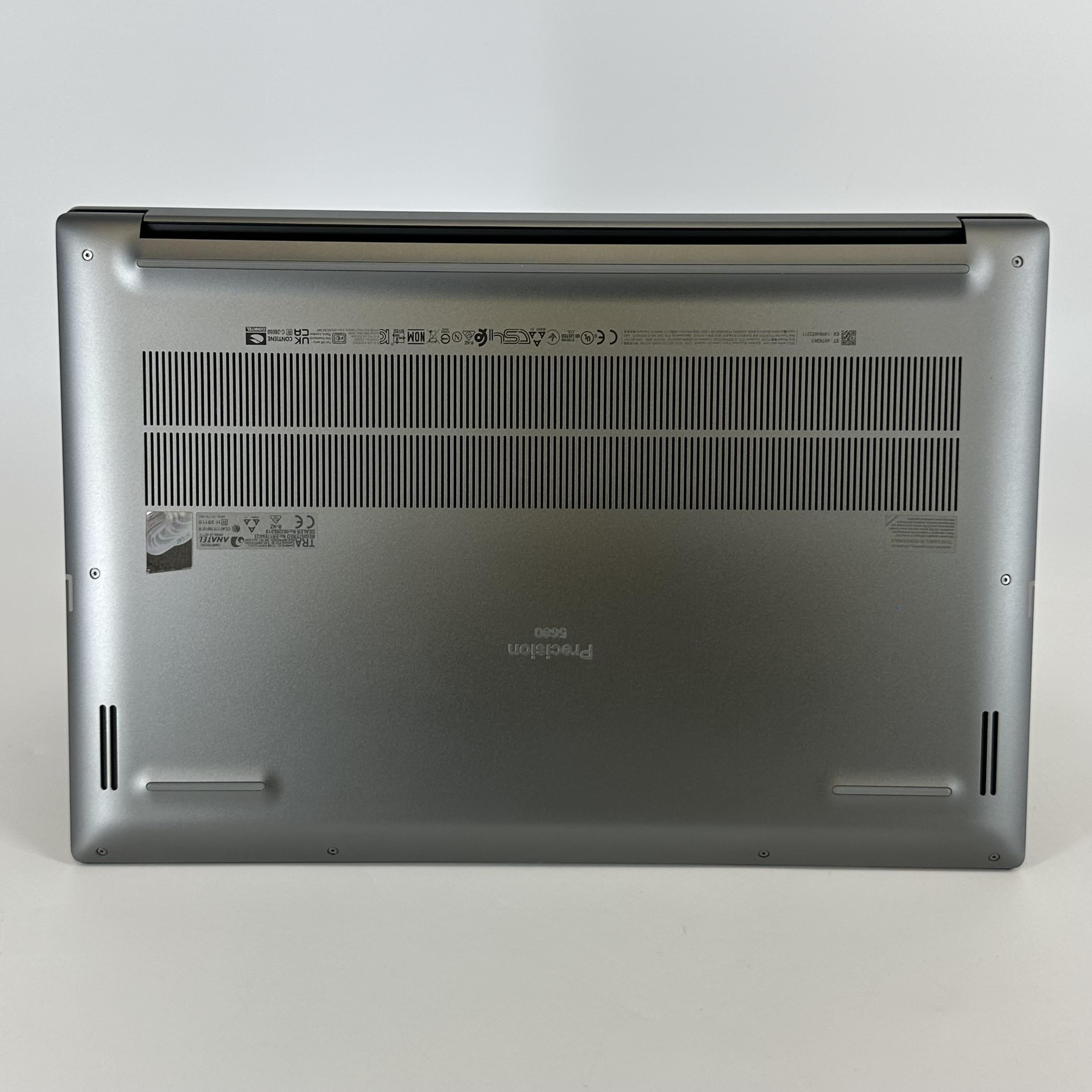 Dell Precision 5680 16 Gray 2.6 GHz Intel Core i9 13th Gen. 32GB RAM 1TB Solid State Drive NVIDIA RTX 2000 Ada 8 GB