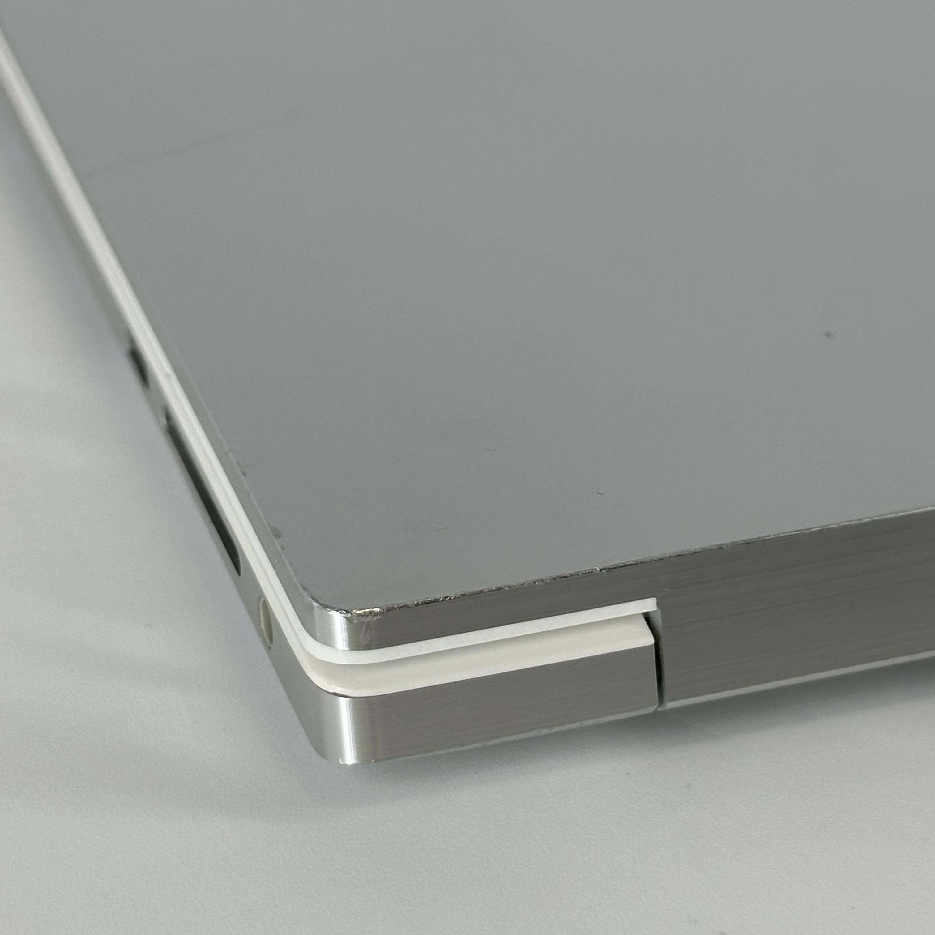 Dell XPS 15 9520 Silver 2.3 GHz Intel Core i7 12th Gen. 32GB RAM 1TB Solid State Drive NVIDIA GeForce RTX 3050 Ti 4 GB