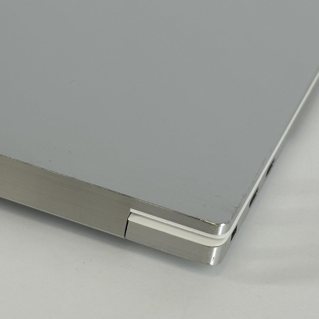 Dell XPS 15 9520 Silver 2.3 GHz Intel Core i7 12th Gen. 32GB RAM 1TB Solid State Drive NVIDIA GeForce RTX 3050 Ti 4 GB