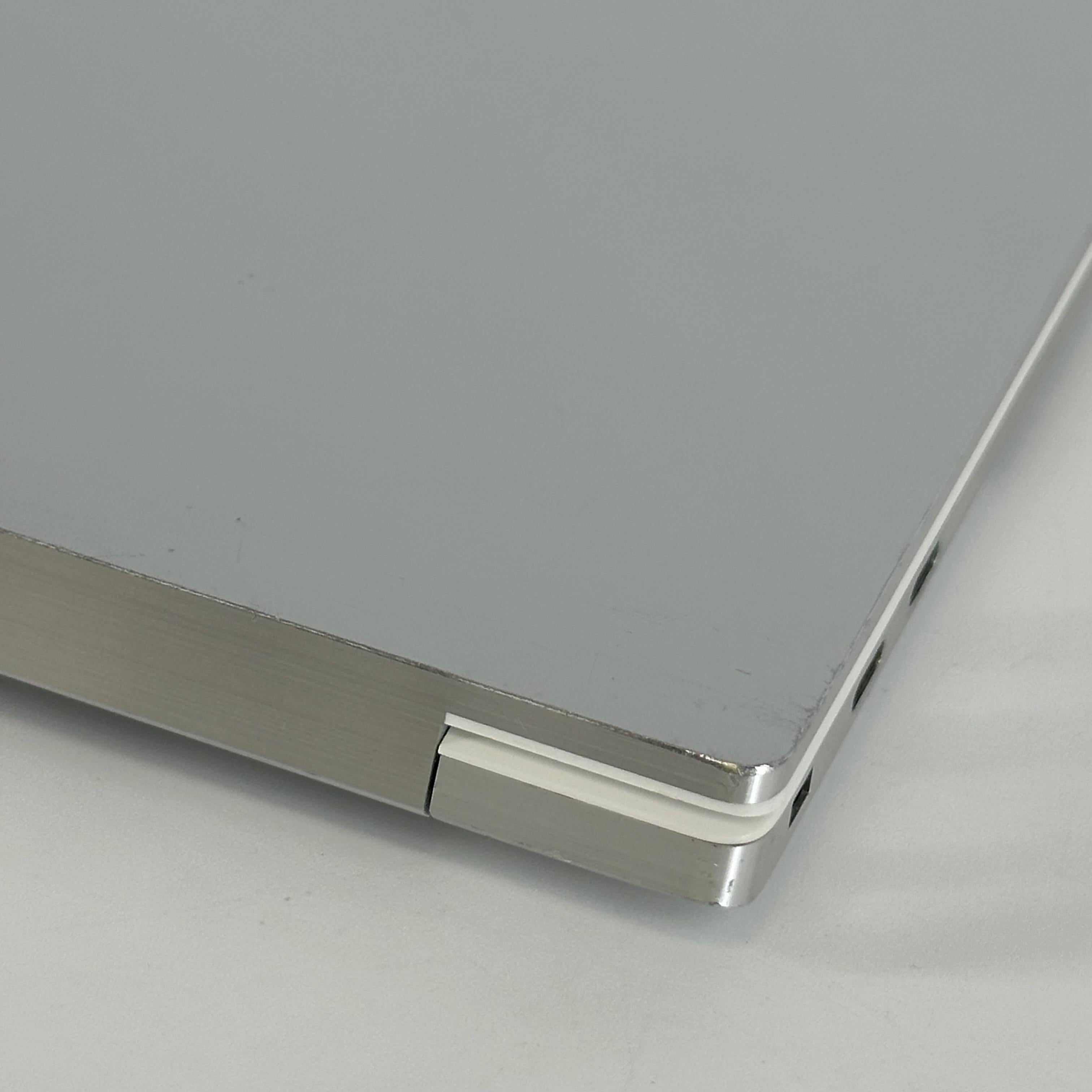 Dell XPS 15 9520 Silver 2.3 GHz Intel Core i7 12th Gen. 32GB RAM 1TB Solid State Drive NVIDIA GeForce RTX 3050 Ti 4 GB