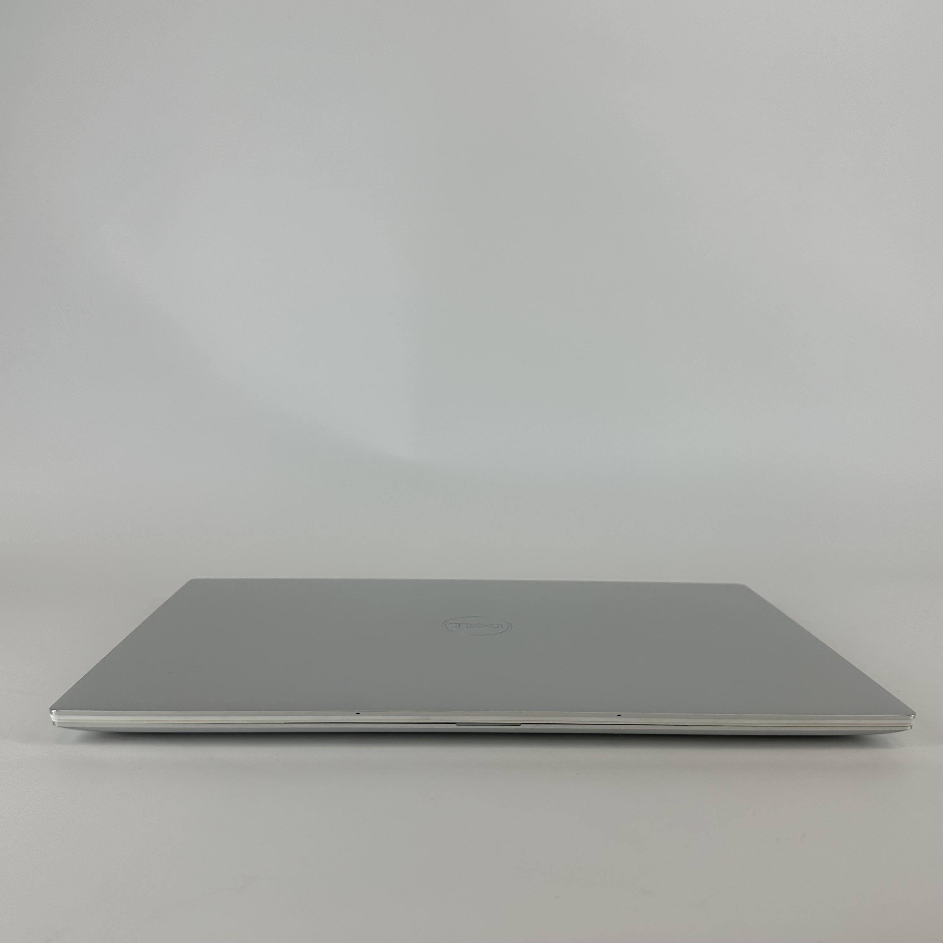 Dell XPS 15 9520 Silver 2.3 GHz Intel Core i7 12th Gen. 32GB RAM 1TB Solid State Drive NVIDIA GeForce RTX 3050 Ti 4 GB