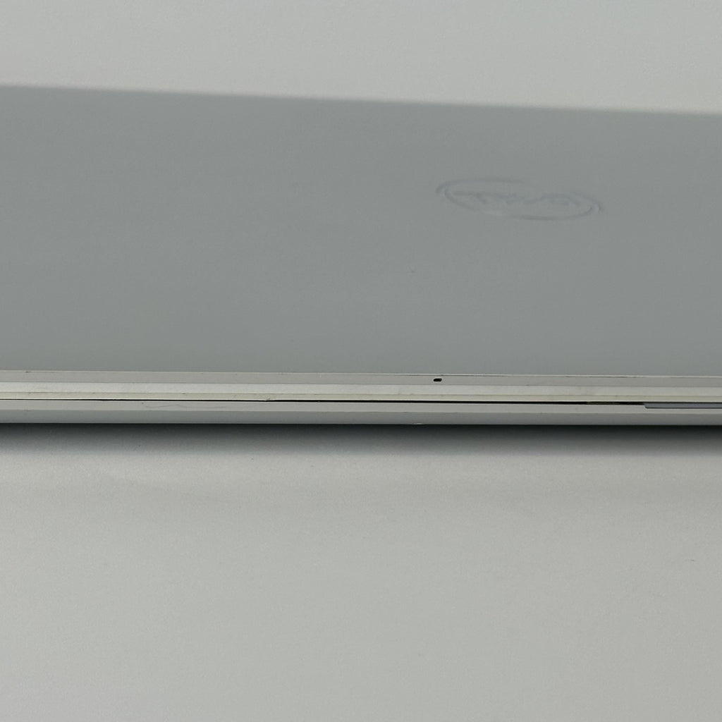 Dell XPS 15 9520 Silver 2.3 GHz Intel Core i7 12th Gen. 32GB RAM 1TB Solid State Drive NVIDIA GeForce RTX 3050 Ti 4 GB