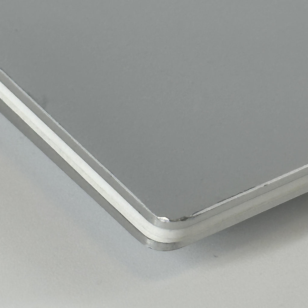 Dell XPS 15 9520 Silver 2.3 GHz Intel Core i7 12th Gen. 32GB RAM 1TB Solid State Drive NVIDIA GeForce RTX 3050 Ti 4 GB