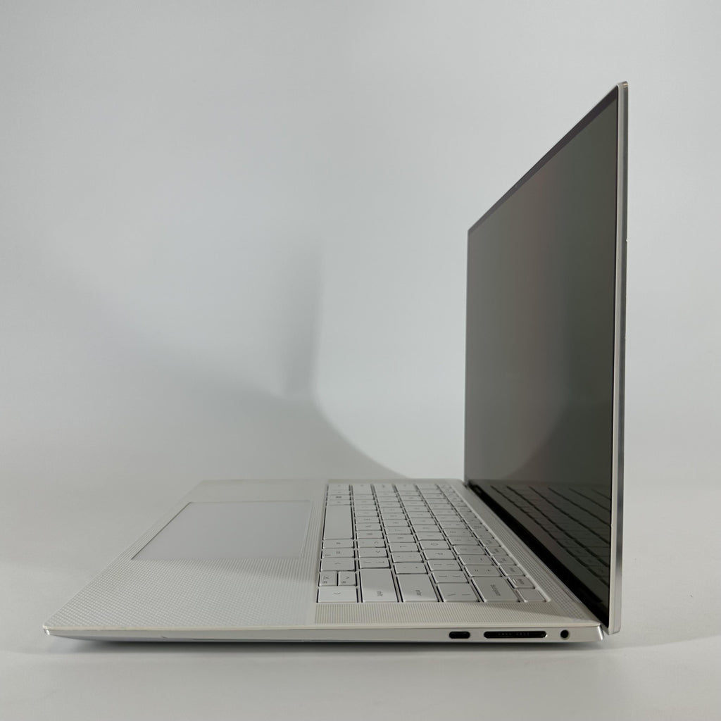 Dell XPS 15 9520 Silver 2.3 GHz Intel Core i7 12th Gen. 32GB RAM 1TB Solid State Drive NVIDIA GeForce RTX 3050 Ti 4 GB
