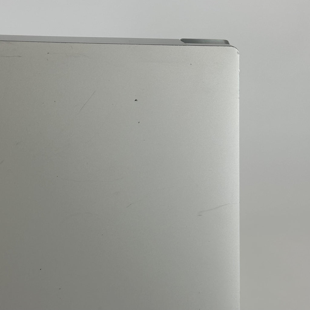Dell XPS 15 9520 Silver 2.3 GHz Intel Core i7 12th Gen. 32GB RAM 1TB Solid State Drive NVIDIA GeForce RTX 3050 Ti 4 GB