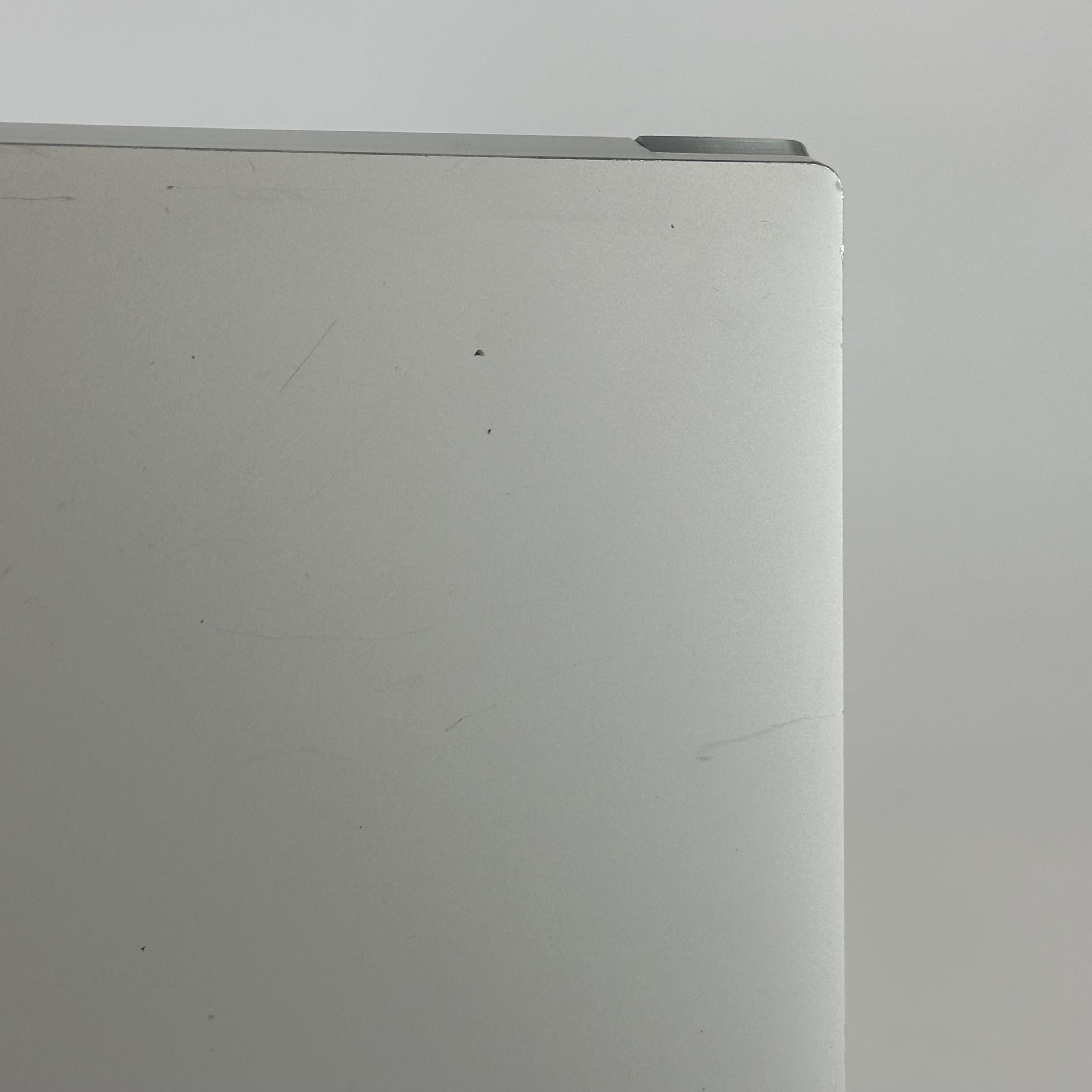 Dell XPS 15 9520 Silver 2.3 GHz Intel Core i7 12th Gen. 32GB RAM 1TB Solid State Drive NVIDIA GeForce RTX 3050 Ti 4 GB
