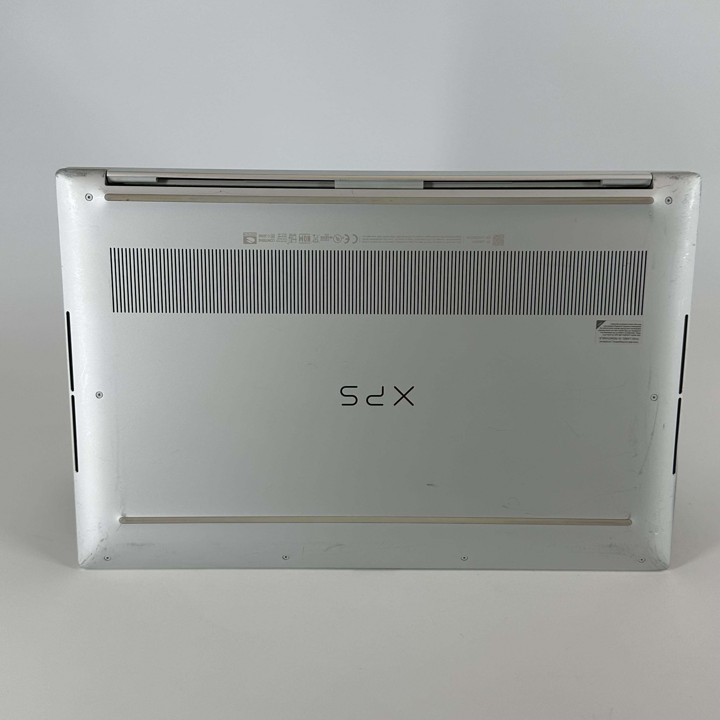Dell XPS 15 9520 Silver 2.3 GHz Intel Core i7 12th Gen. 32GB RAM 1TB Solid State Drive NVIDIA GeForce RTX 3050 Ti 4 GB