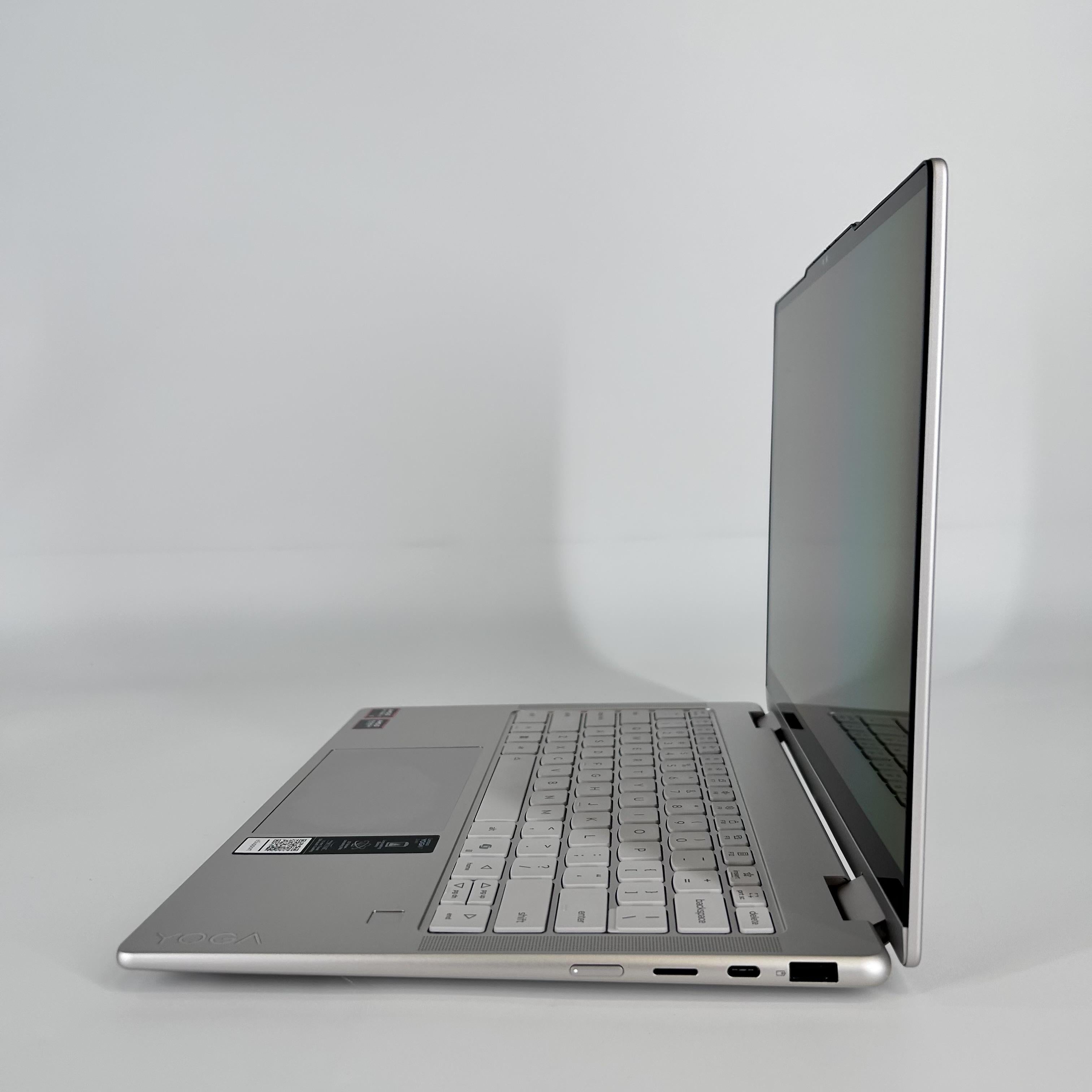 Lenovo Yoga 7 14 Silver 2.0 GHz AMD Ryzen AI 7 350 16GB RAM 1TB Solid State Drive