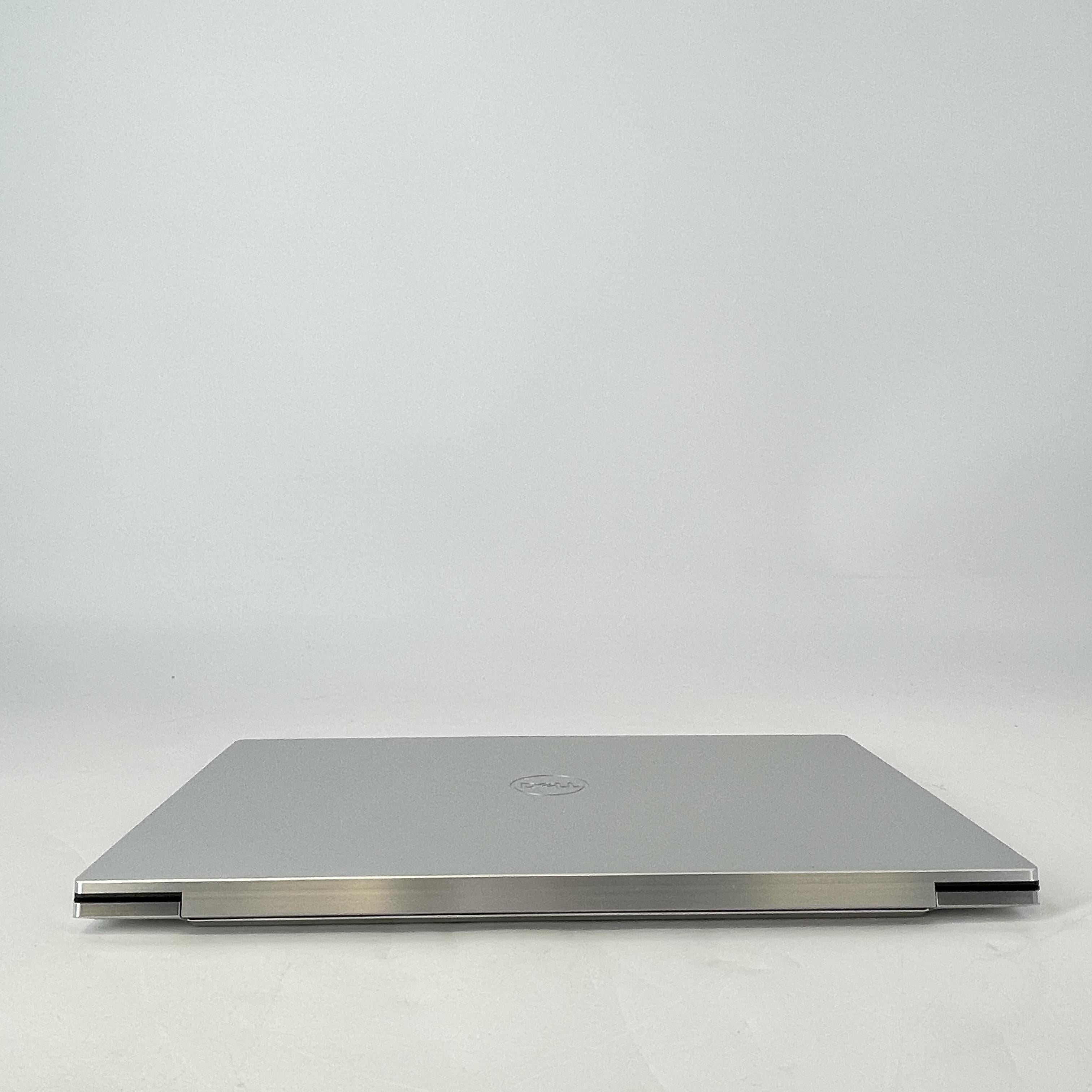 Dell XPS 17 9720 Silver 2.5 GHz Intel Core i9 12th Gen. 32GB RAM 1TB Solid State Drive NVIDIA GeForce RTX 3060 6 GB