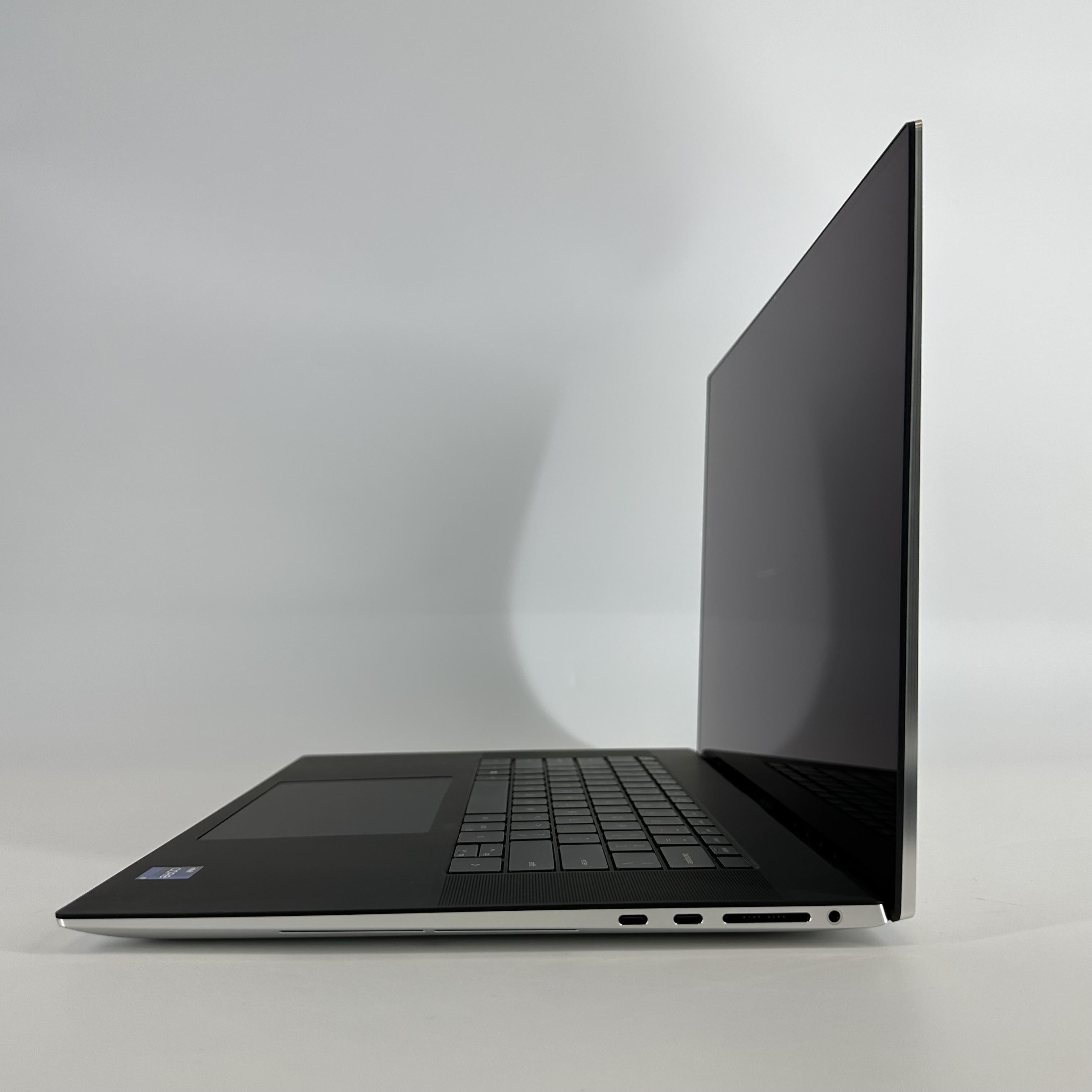 Dell XPS 17 9710 Silver 2.5 GHz Intel Core i9 11th Gen. 64GB RAM 1TB Solid State Drive NVIDIA GeForce RTX 3060 6 GB