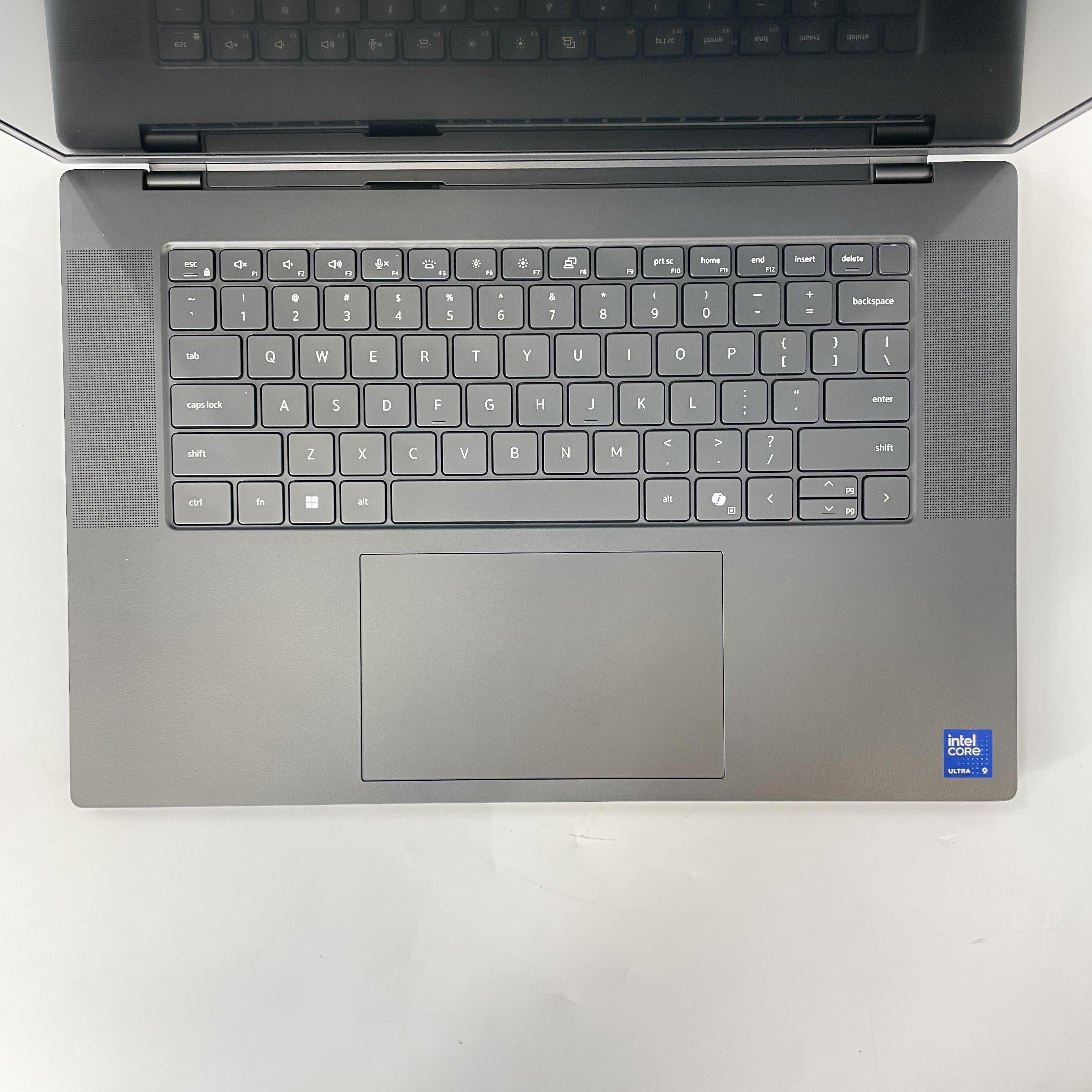 Dell Precision 5690 16 Gray 2.5 GHz Intel Core Ultra 9 64GB RAM 1TB Solid State Drive NVIDIA RTX 4000 Ada 12 GB