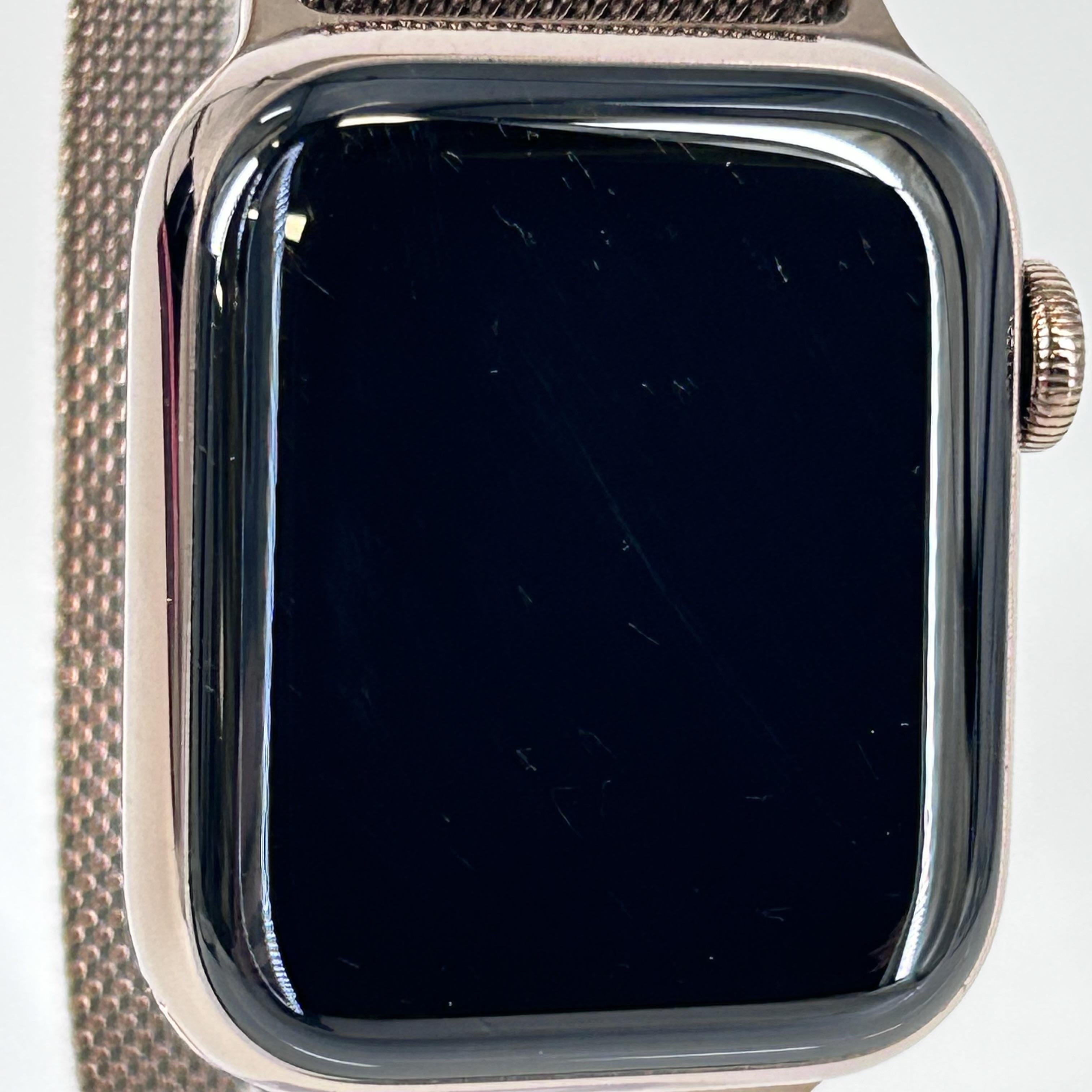 Apple Watch (Series 5) 40mm Gold Unlocked 32GB