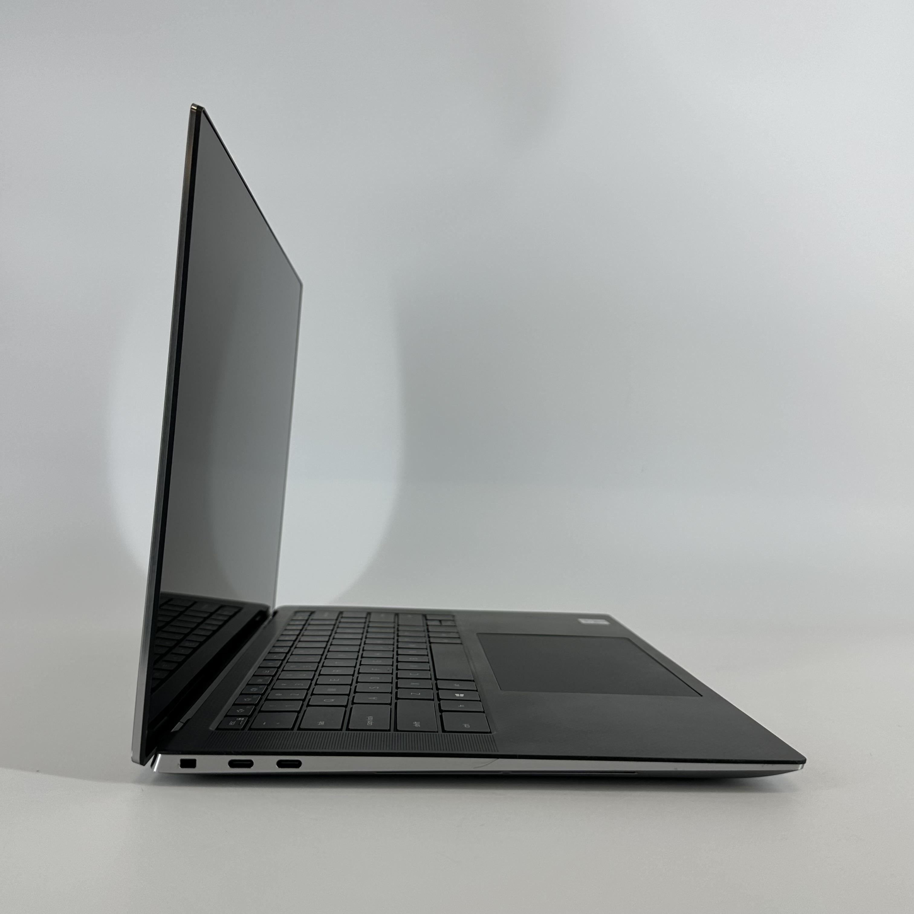 Dell Precision 5550 15.6 Gray 2.3 GHz Intel Core i7 10th Gen. 64GB RAM 2TB Solid State Drive NVIDIA Quadro T2000 4 GB