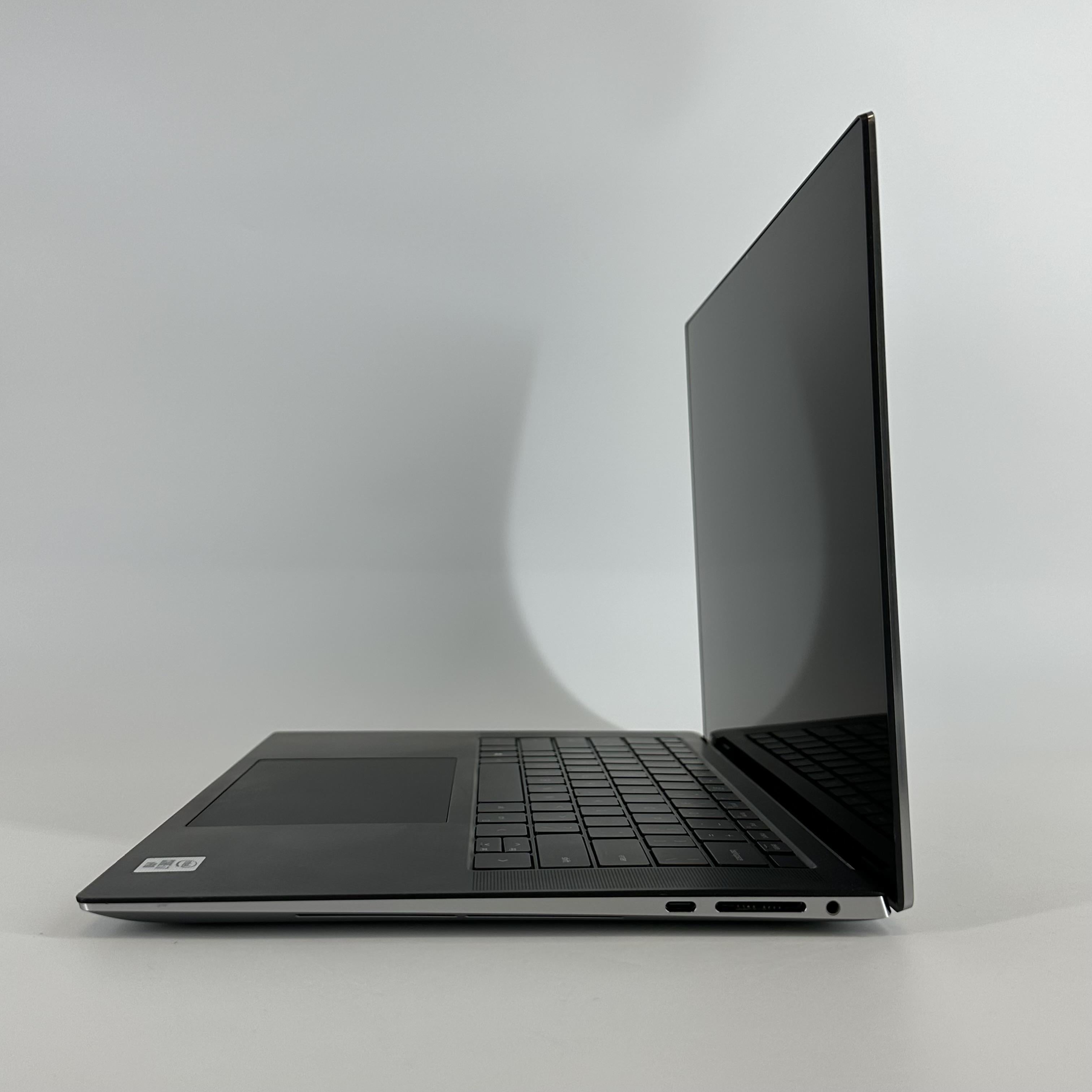 Dell Precision 5550 15.6 Gray 2.3 GHz Intel Core i7 10th Gen. 64GB RAM 2TB Solid State Drive NVIDIA Quadro T2000 4 GB
