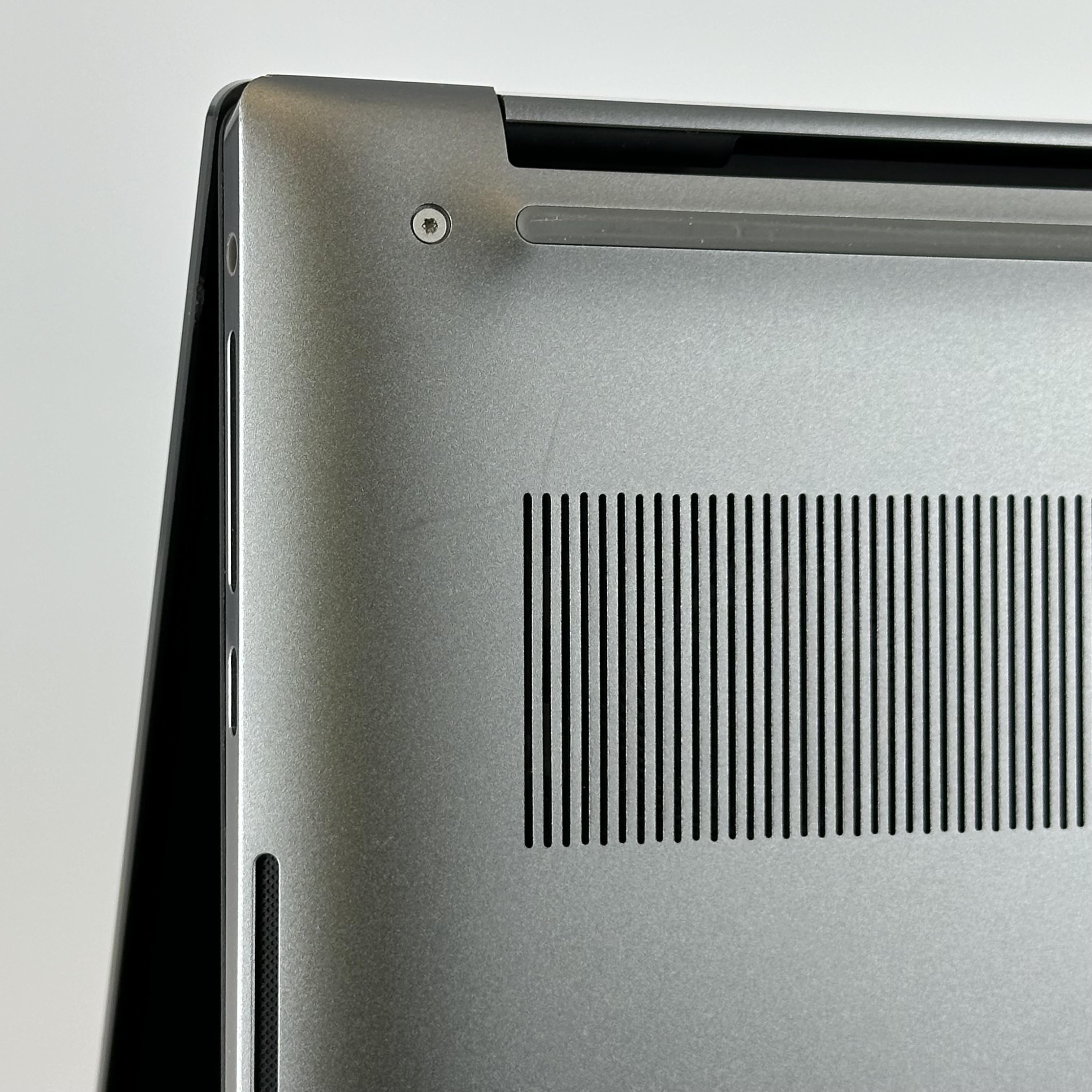 Dell Precision 5550 15.6 Gray 2.3 GHz Intel Core i7 10th Gen. 64GB RAM 2TB Solid State Drive NVIDIA Quadro T2000 4 GB